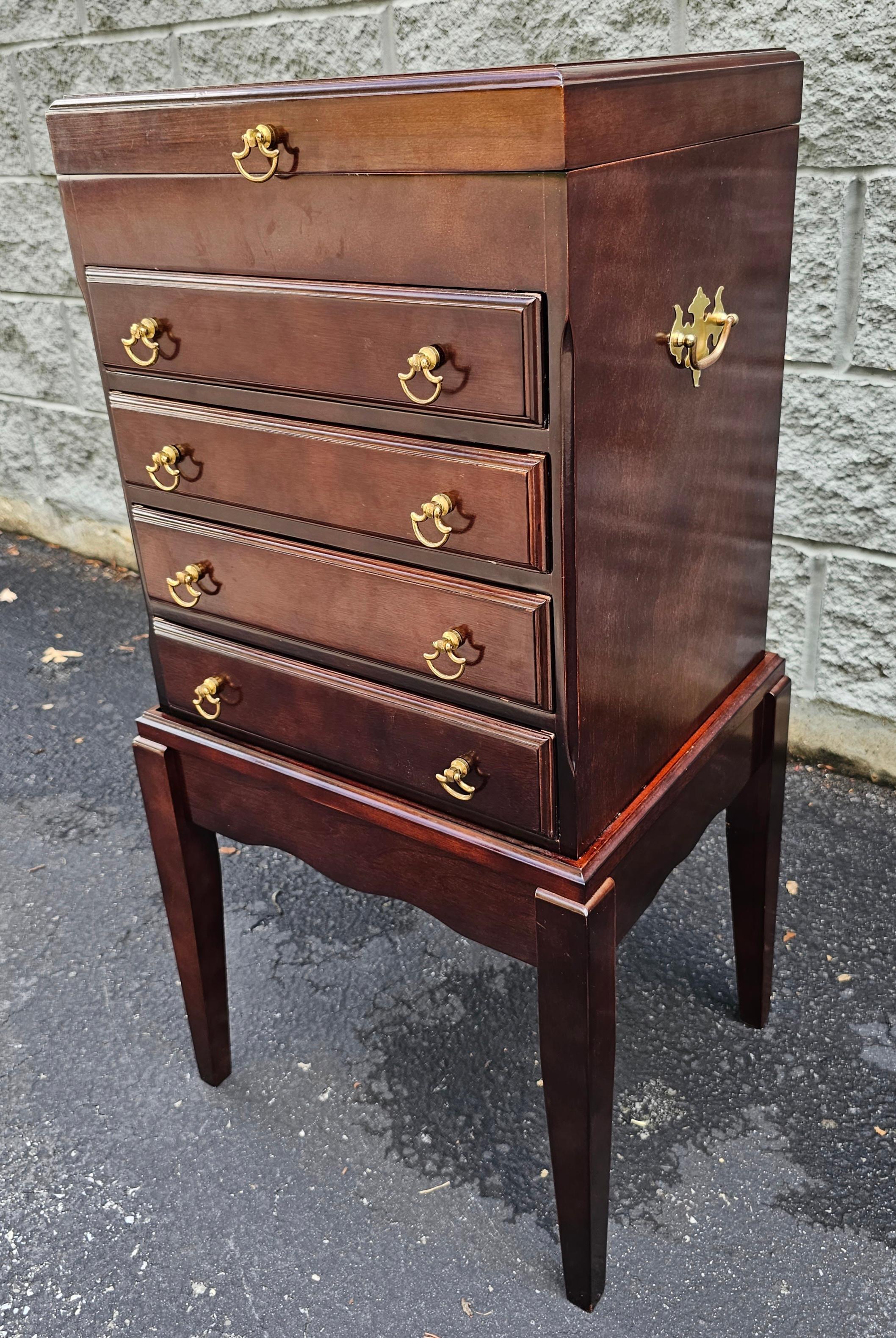 Late 20th Century Mahogany Silver Chest on Stand In Good Condition For Sale In Germantown, MD
