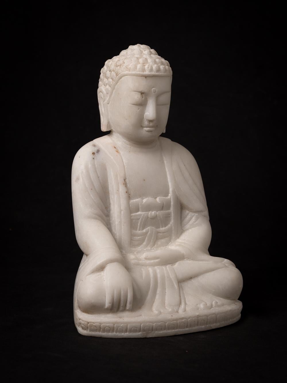 Late 20th century Marble Buddha statue in Bhumisparsha Mudra - Original Buddhas In Good Condition In DEVENTER, NL