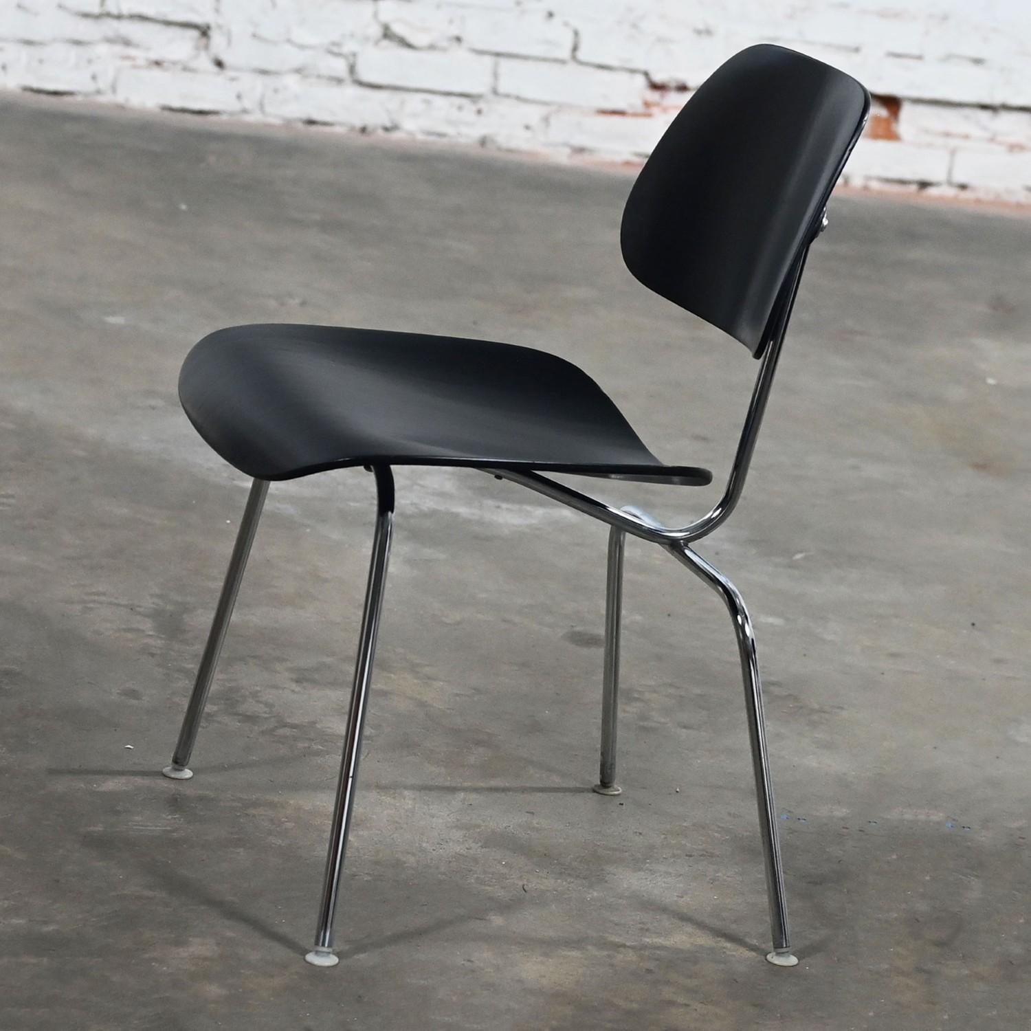 Late 20th Century MCM Pair DCM Chairs by Eames for Herman Miller Black & Chrome For Sale 10