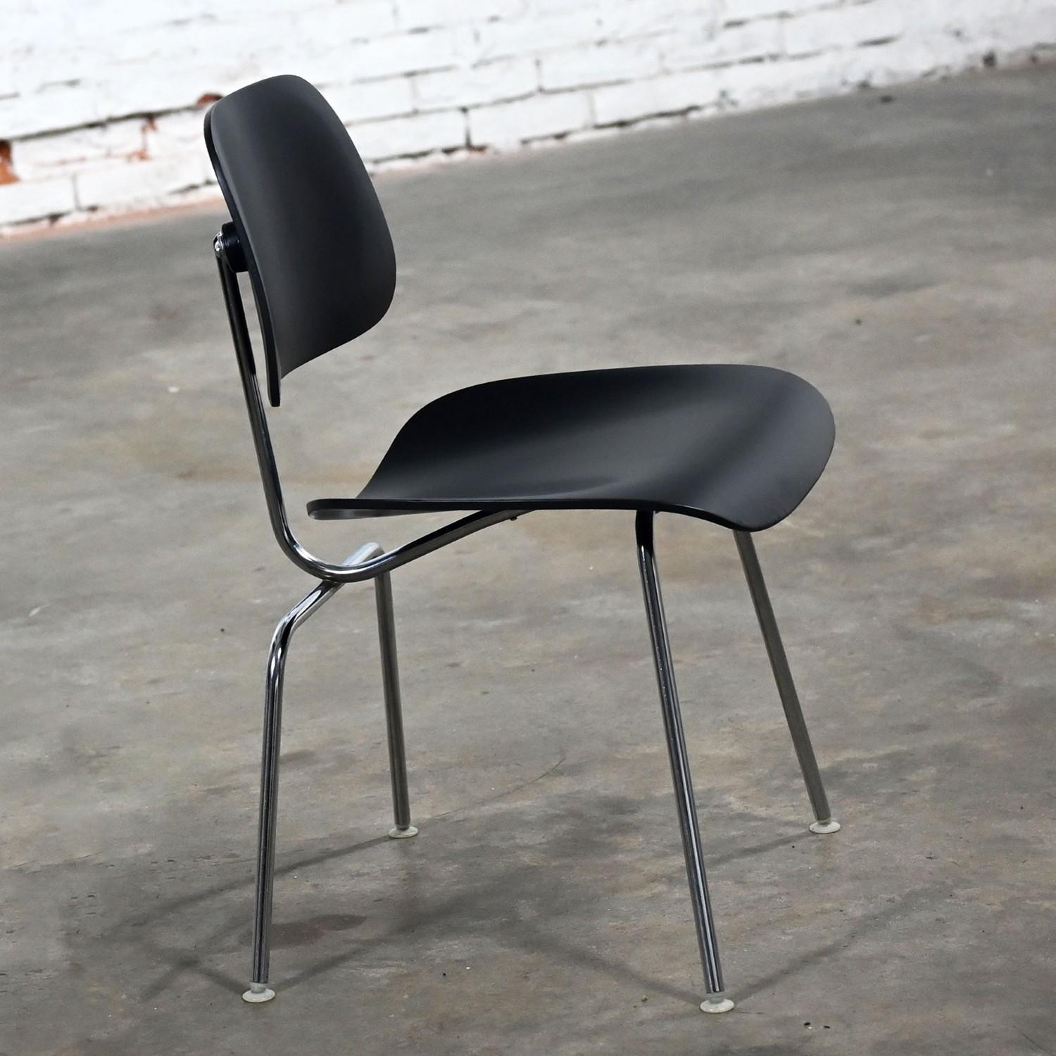 Late 20th Century MCM Pair DCM Chairs by Eames for Herman Miller Black & Chrome For Sale 11