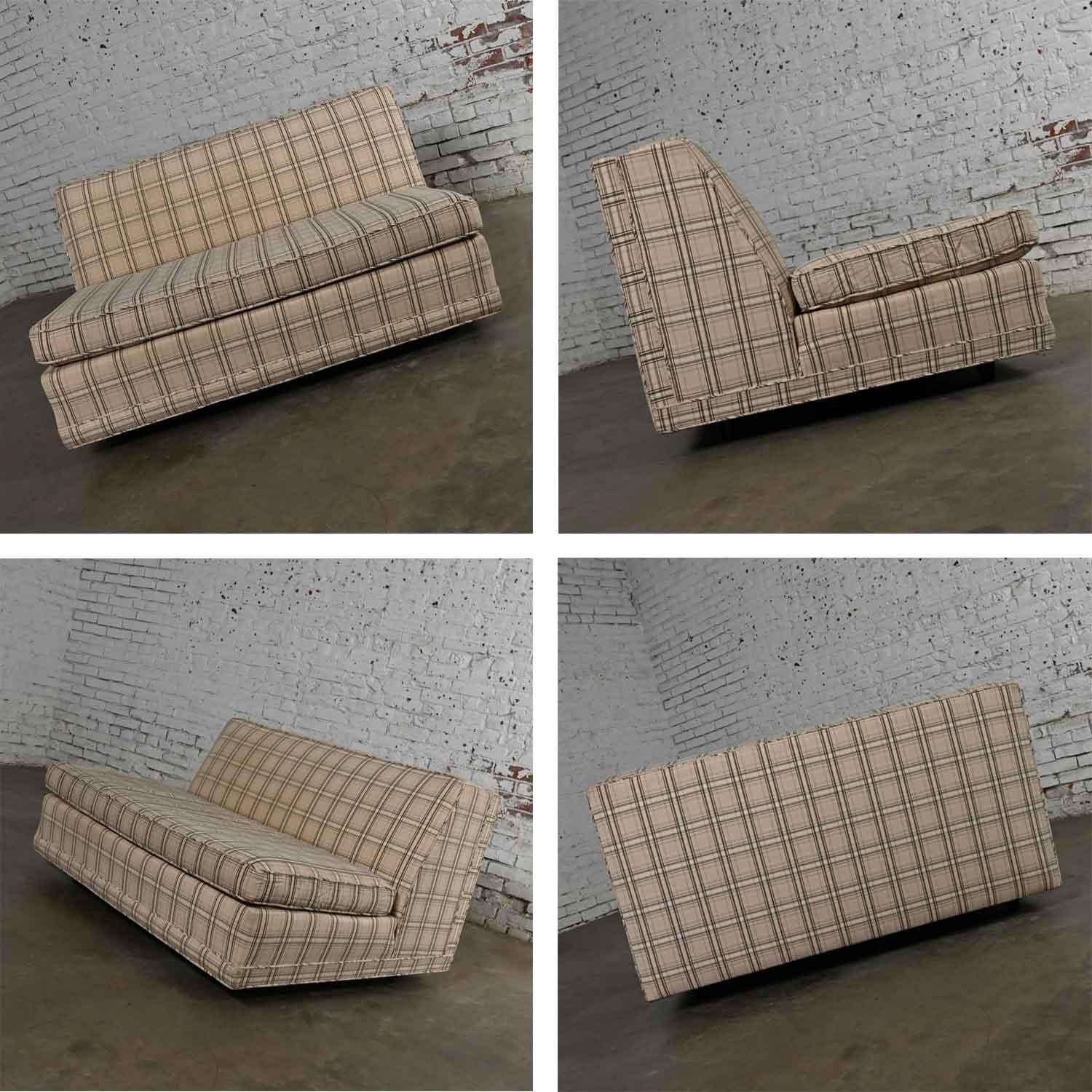 Late 20th Century MCM to Modern Plaid Tuxedo Curved Sectional Sofa with Ottoman 8