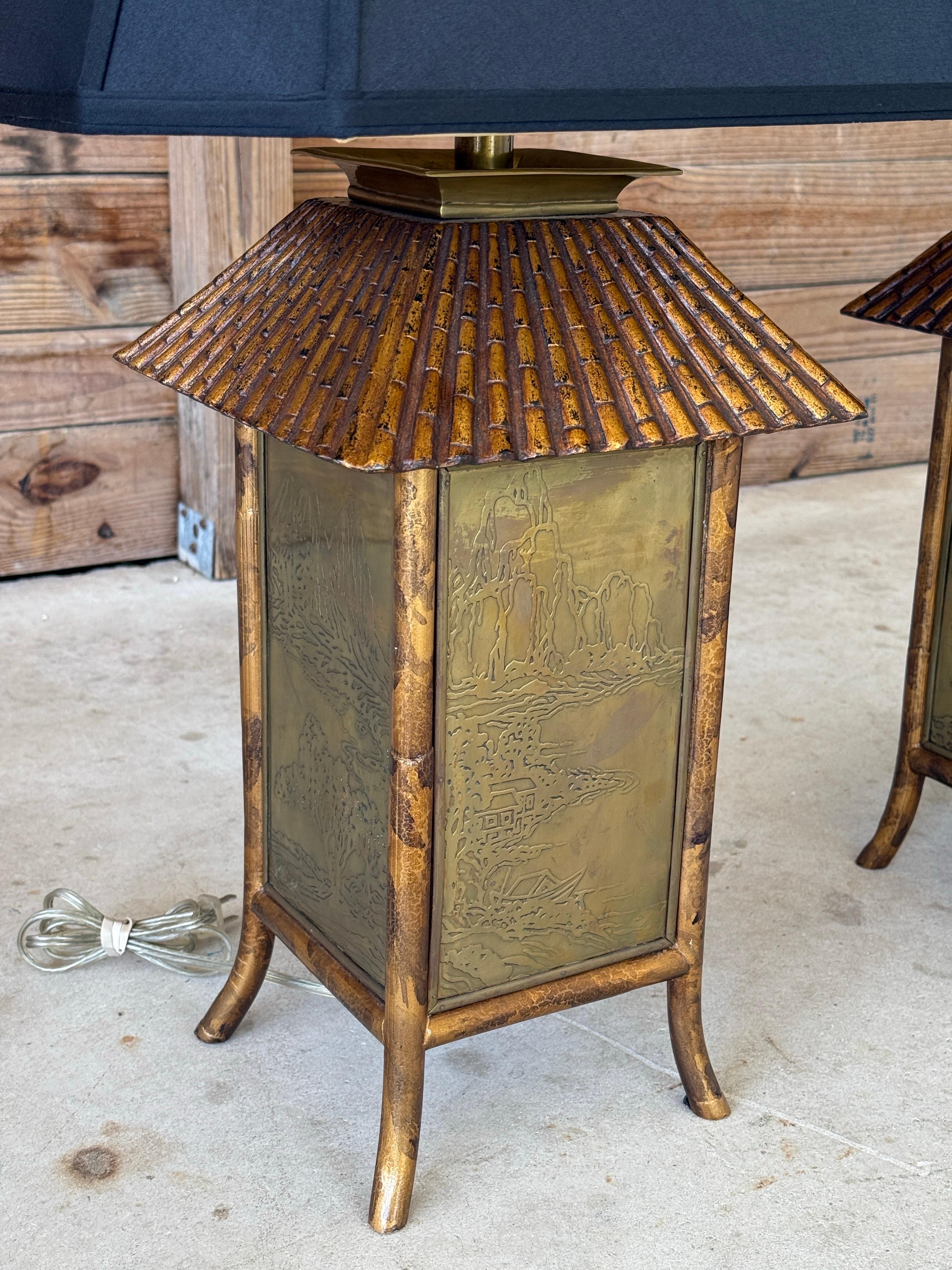 20ième siècle Lampes de table pagode en faux bambou avec laiton gravé, fin du 20e siècle en vente