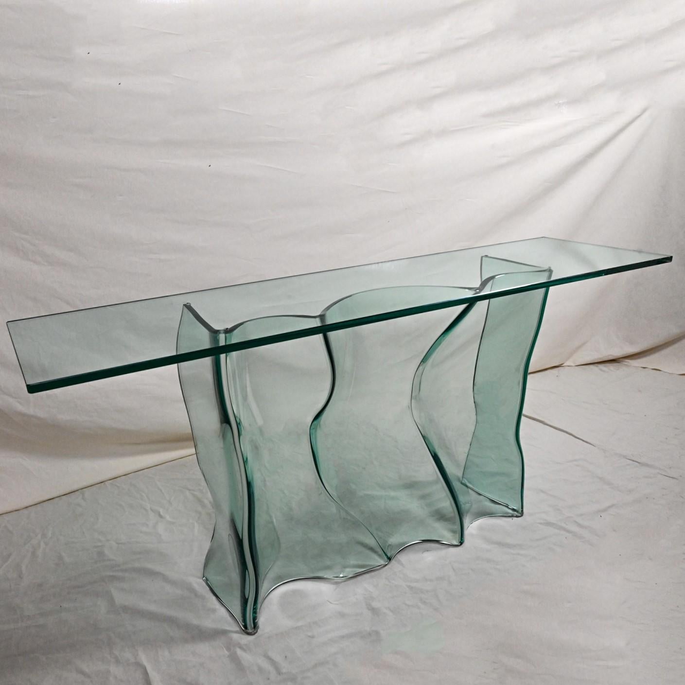Fin du 20e siècle, table console de canapé sculpturale entièrement en verre Base ondulée en vente 11