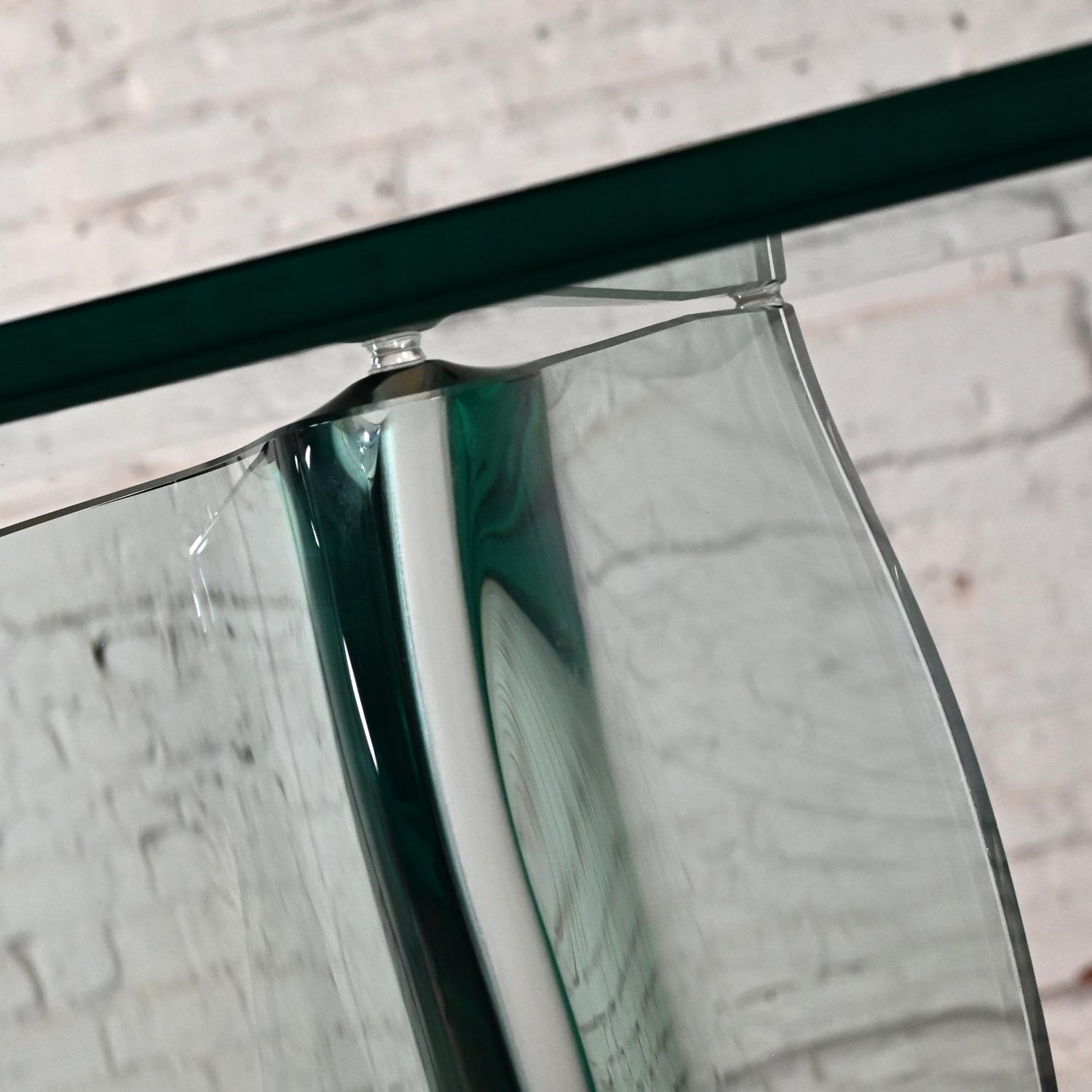 Fin du 20e siècle, table console de canapé sculpturale entièrement en verre Base ondulée en vente 1