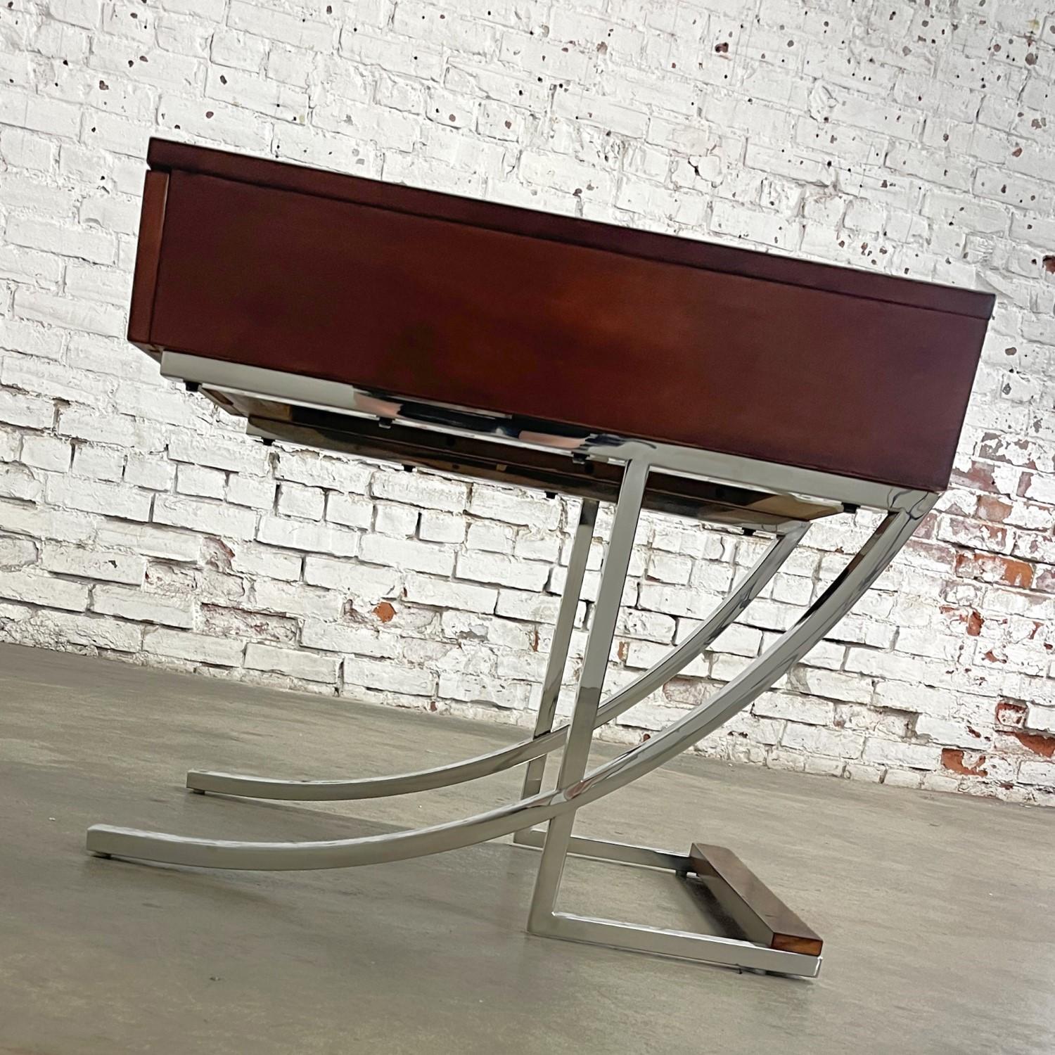 Table d'appoint Broyhill moderne de la fin du 20e siècle en chrome et bois avec base en porte-à-faux en vente 7