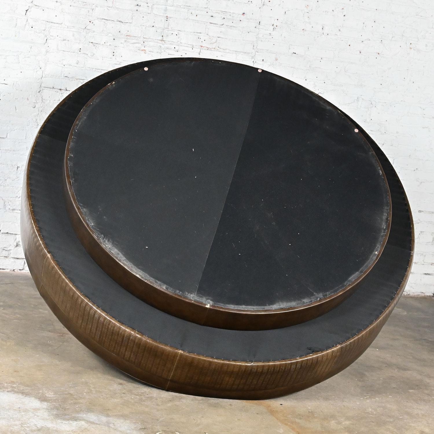 Late 20th Century Modern Circular Banquet Sofa Settee Custom Made Brown Leather  For Sale 6