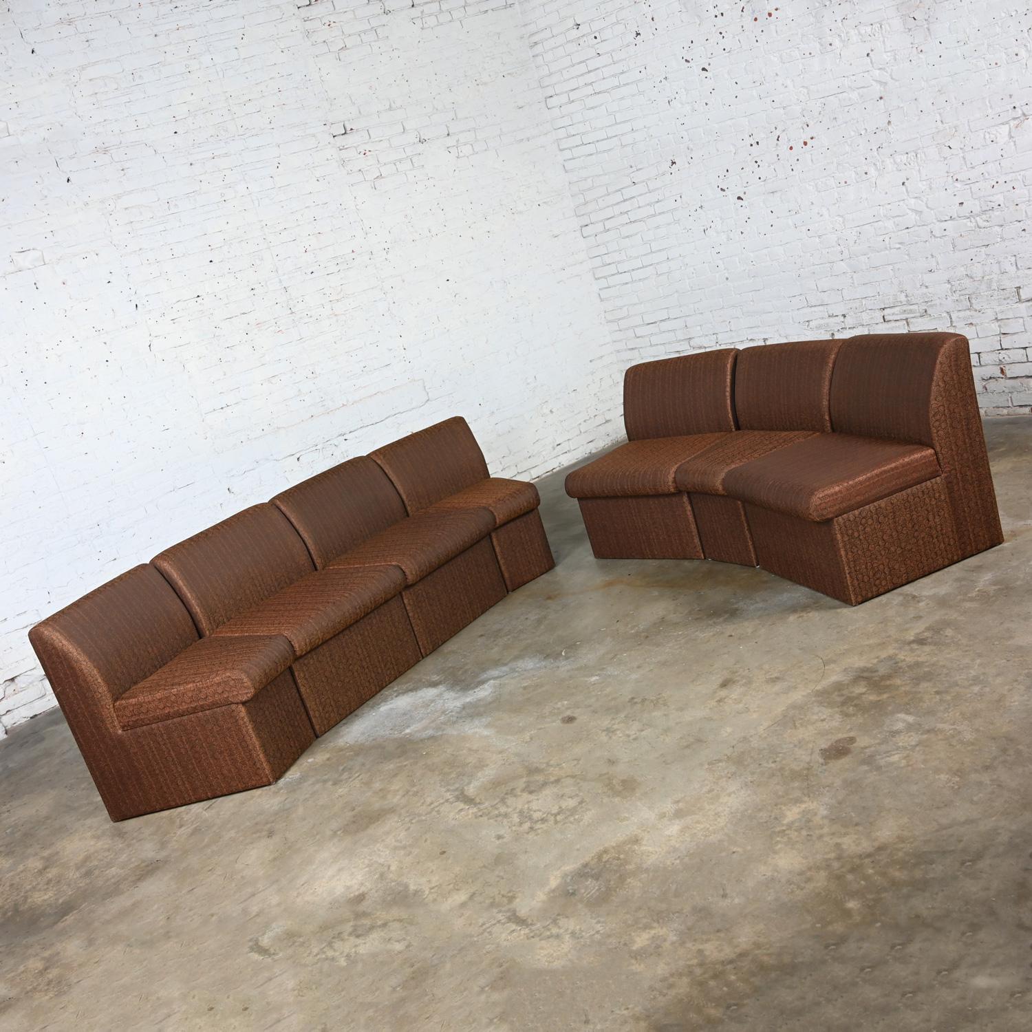 Late 20th Century Modern Global Upholstery Company Brown 7 Piece Sectional Sofa For Sale 5