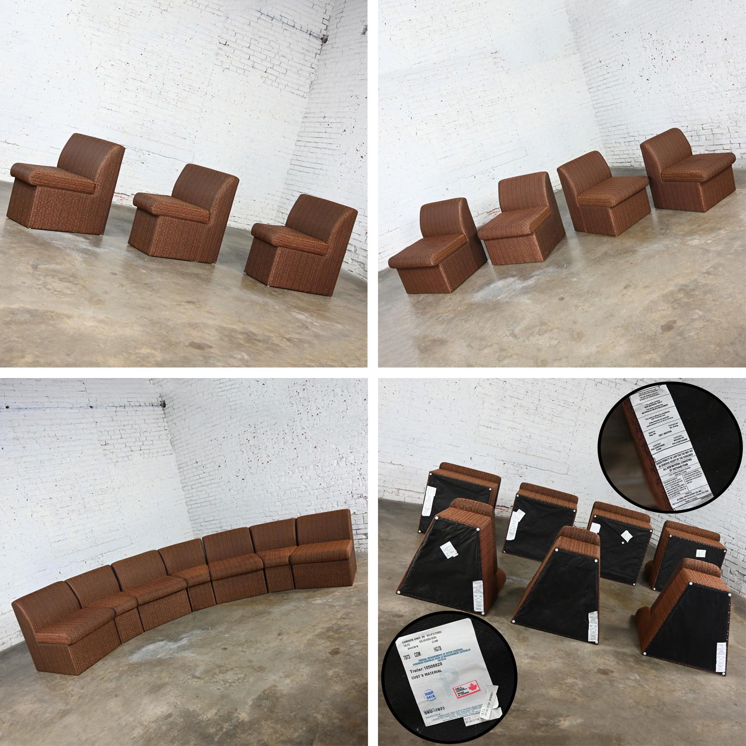 Fin du 20e siècle Modernity Global Upholstery Company Canapé sectionnel 7 pièces Brown en vente 12