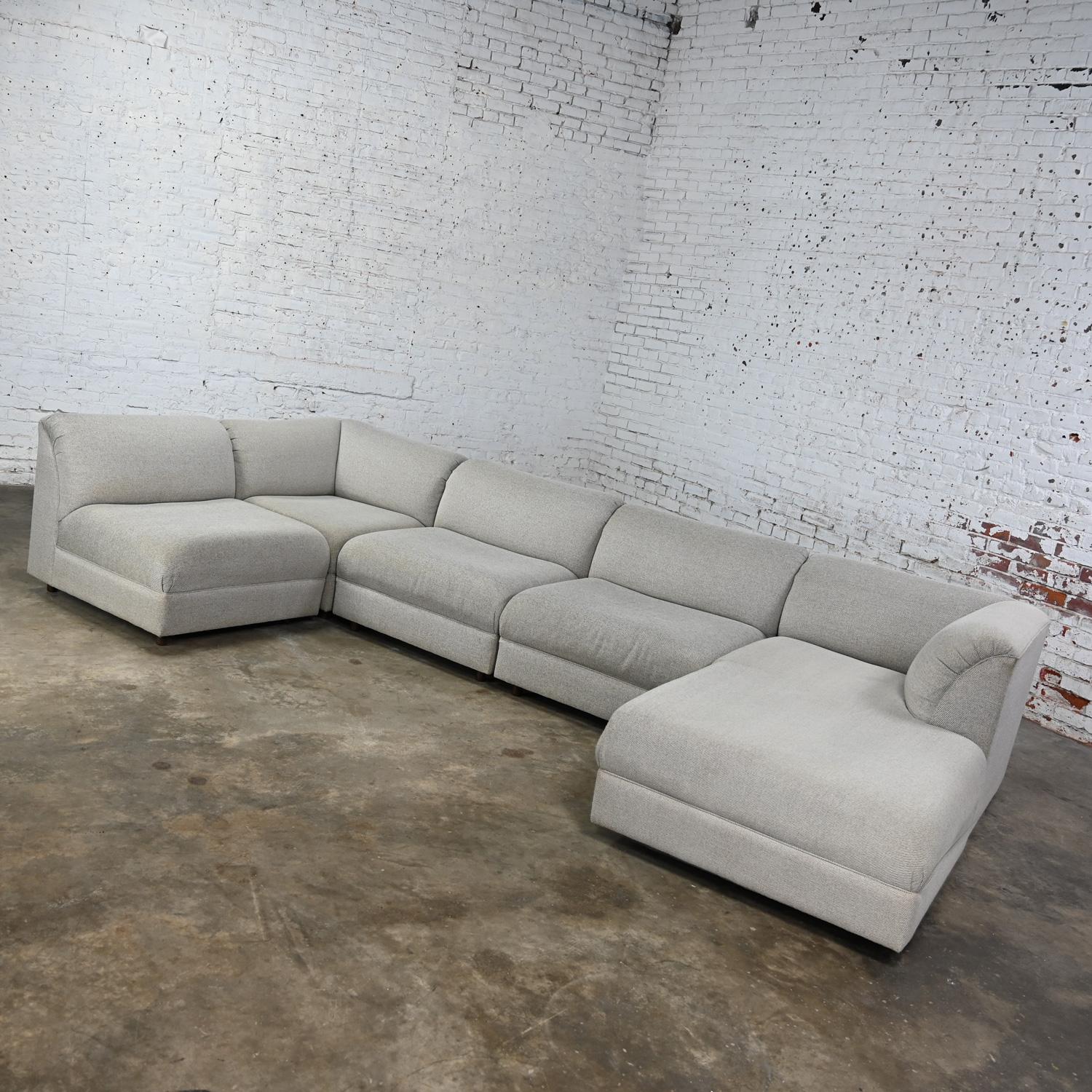 Late 20th Century Modern Modular Sectional Sofa 5 Pieces with Chaise Gray Tweed  For Sale 7