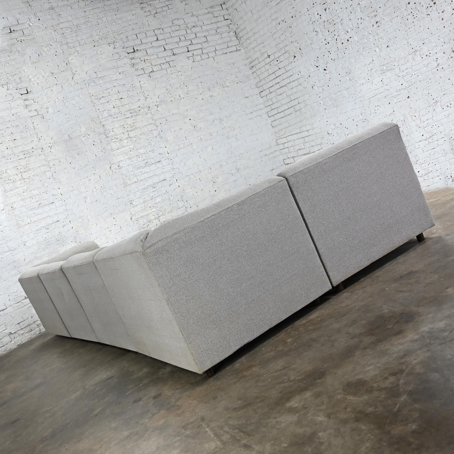 Late 20th Century Modern Modular Sectional Sofa 5 Pieces with Chaise Gray Tweed  For Sale 8
