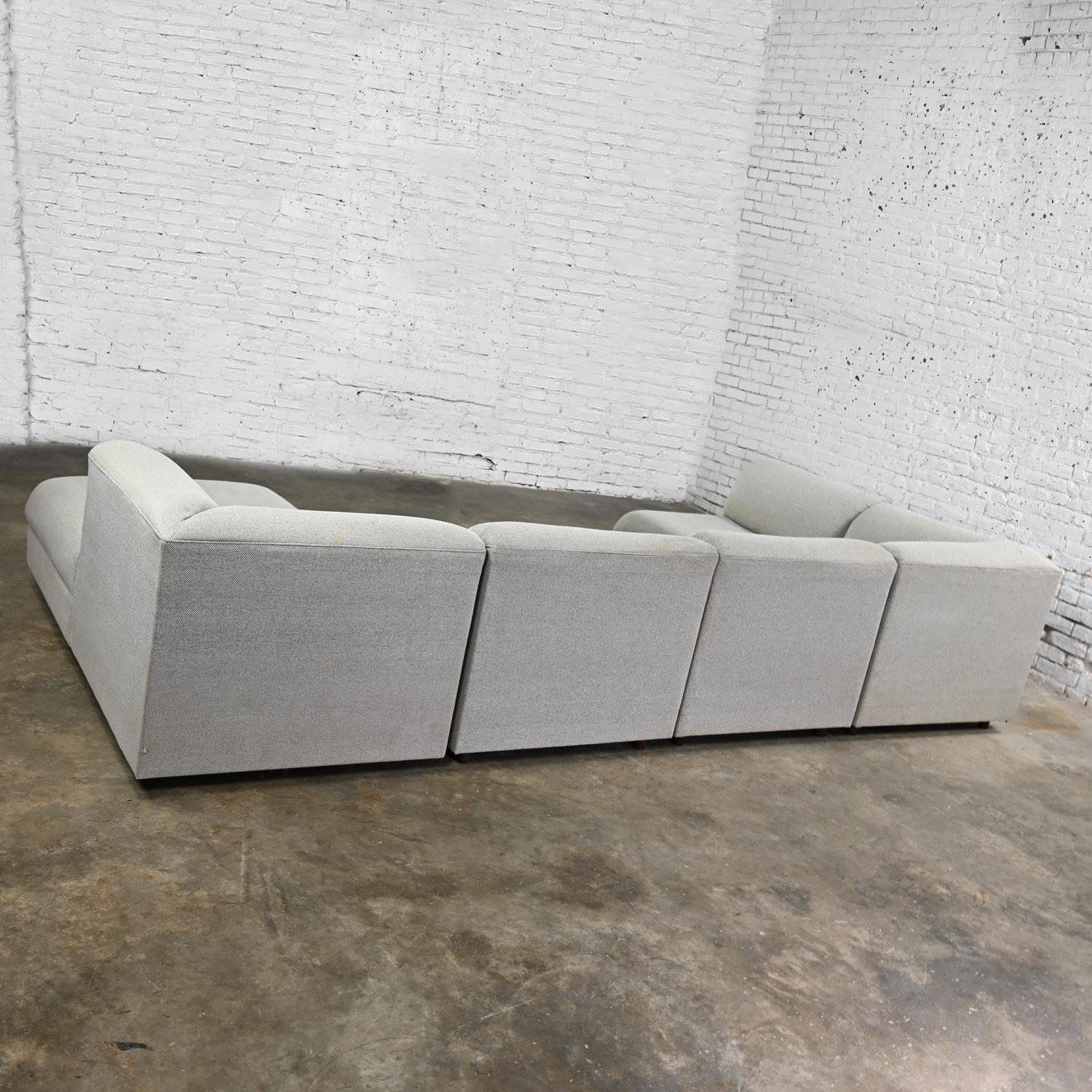 Late 20th Century Modern Modular Sectional Sofa 5 Pieces with Chaise Gray Tweed  For Sale 9