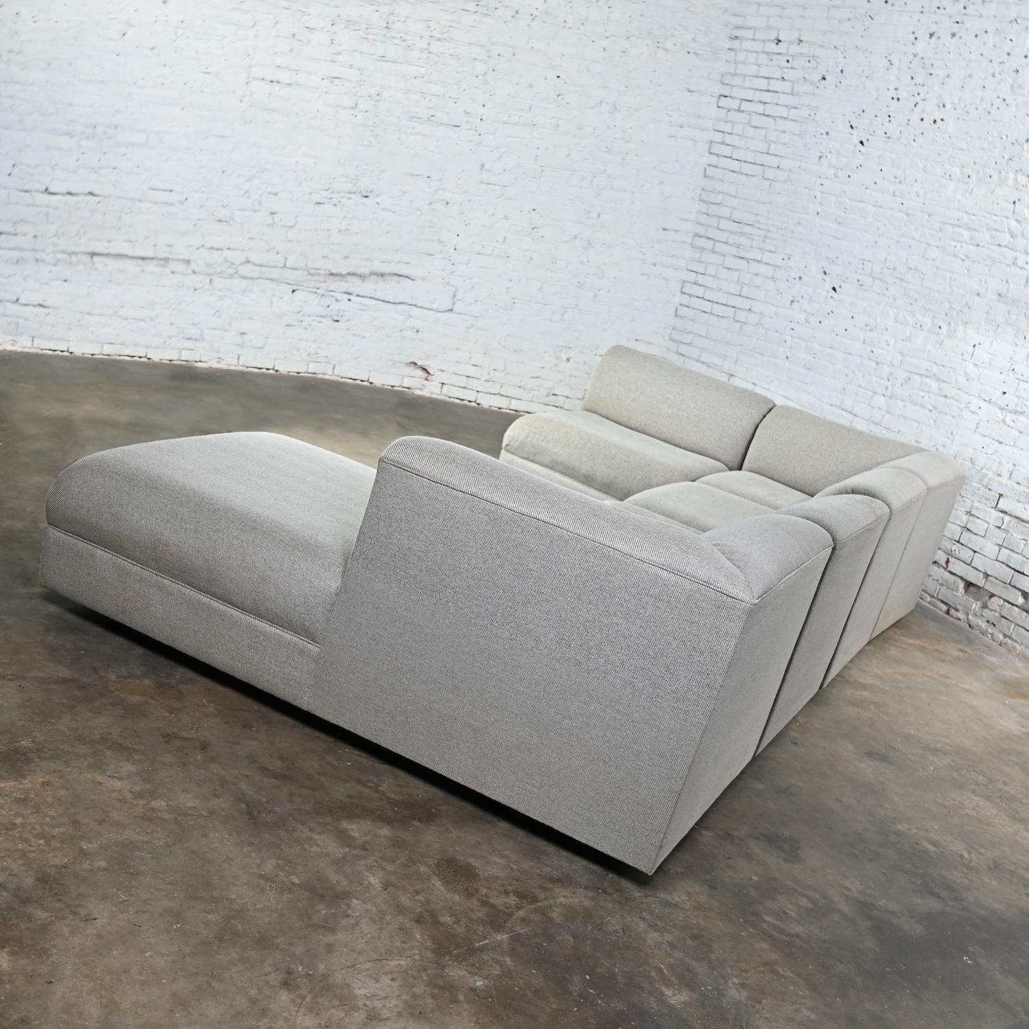 Late 20th Century Modern Modular Sectional Sofa 5 Pieces with Chaise Gray Tweed  For Sale 10