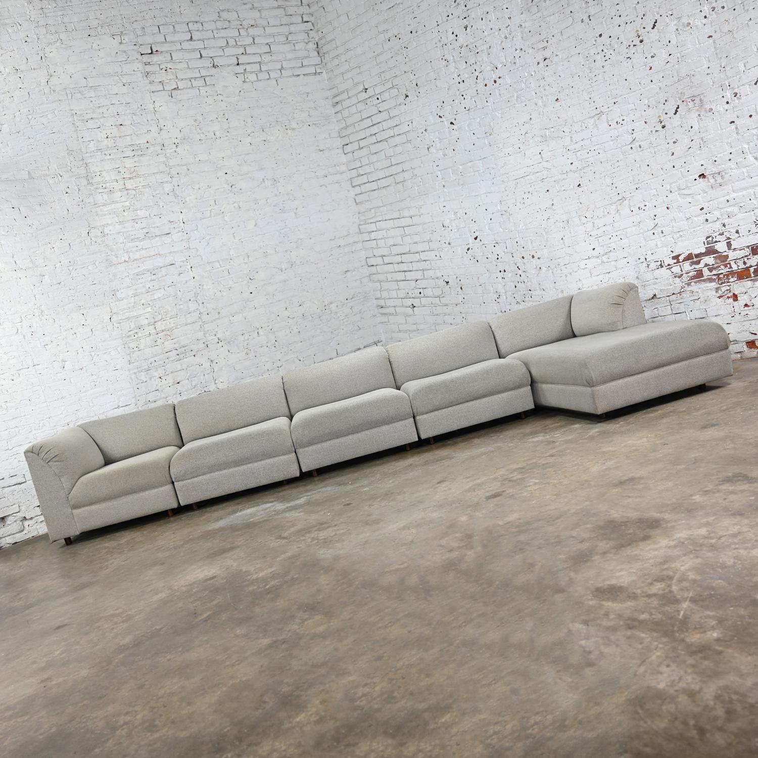 Fabric Late 20th Century Modern Modular Sectional Sofa 5 Pieces with Chaise Gray Tweed  For Sale