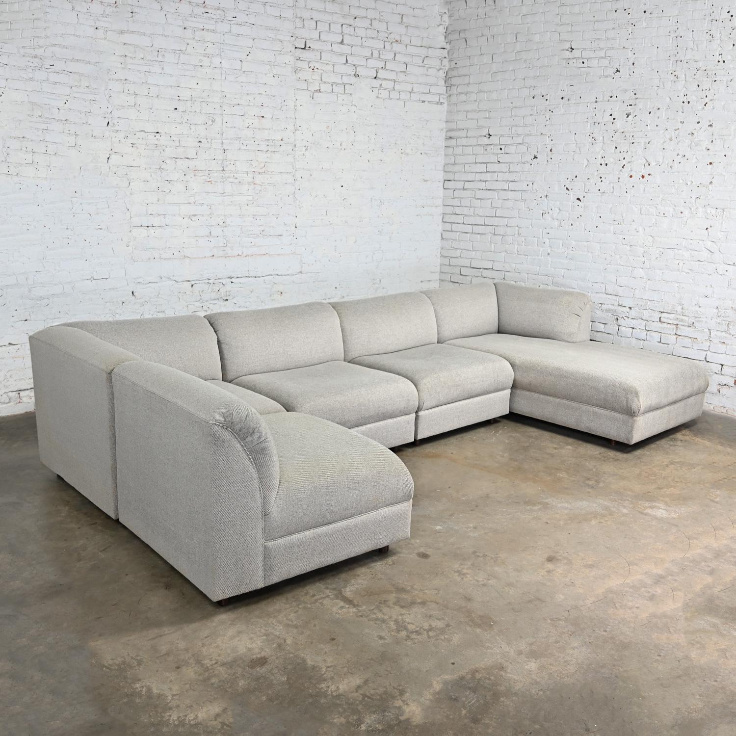 Late 20th Century Modern Modular Sectional Sofa 5 Pieces with Chaise Gray Tweed  For Sale 5
