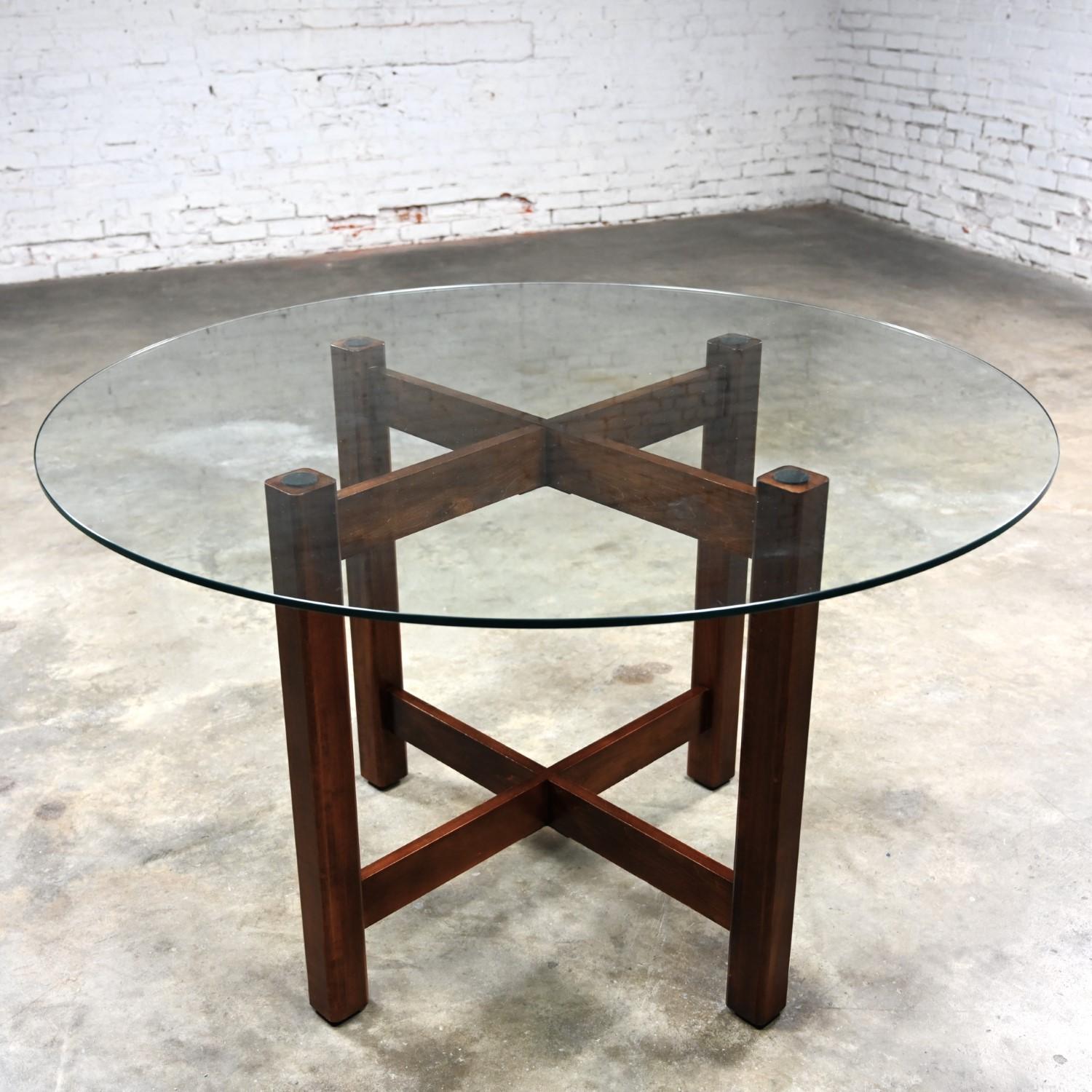 Late 20th Century Modern Walnut X-Base Dining Room Table Round Tempered Glass  For Sale 6
