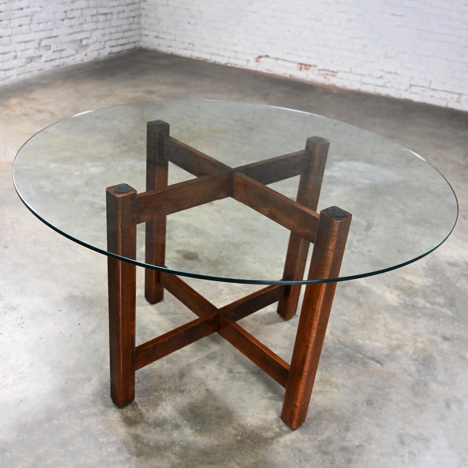 Late 20th Century Modern Walnut X-Base Dining Room Table Round Tempered Glass  For Sale 5