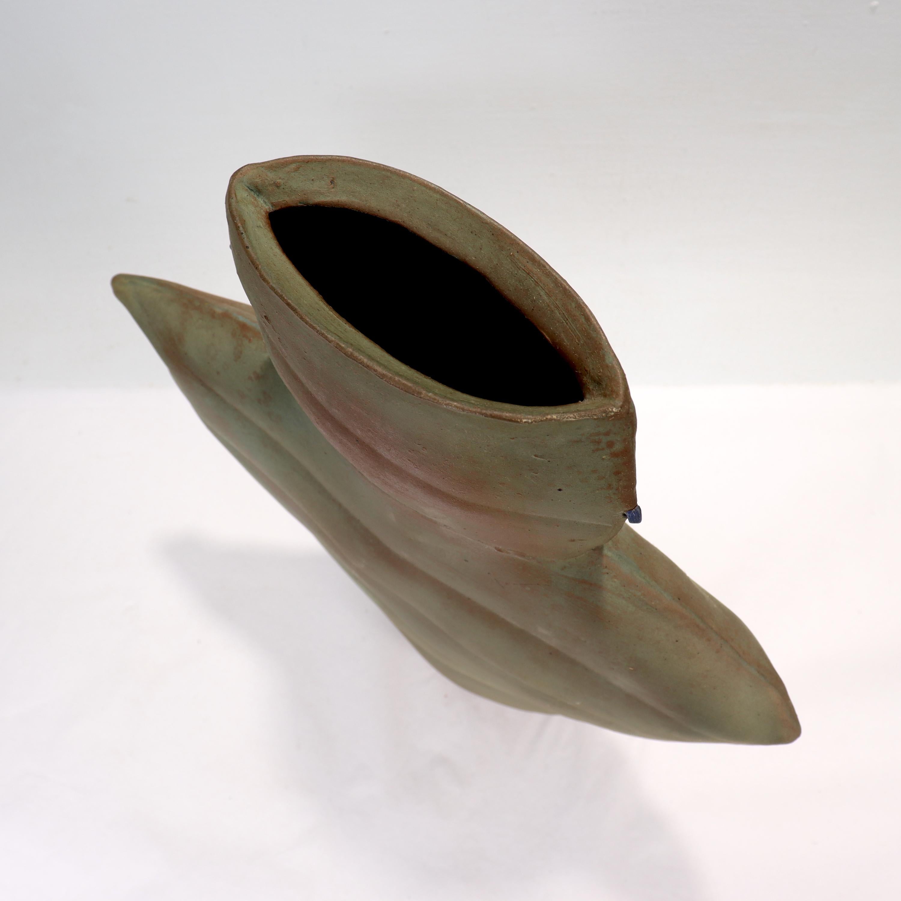 Vase en poterie moderniste de l'école de Memphis de la fin du XXe siècle en vente 3