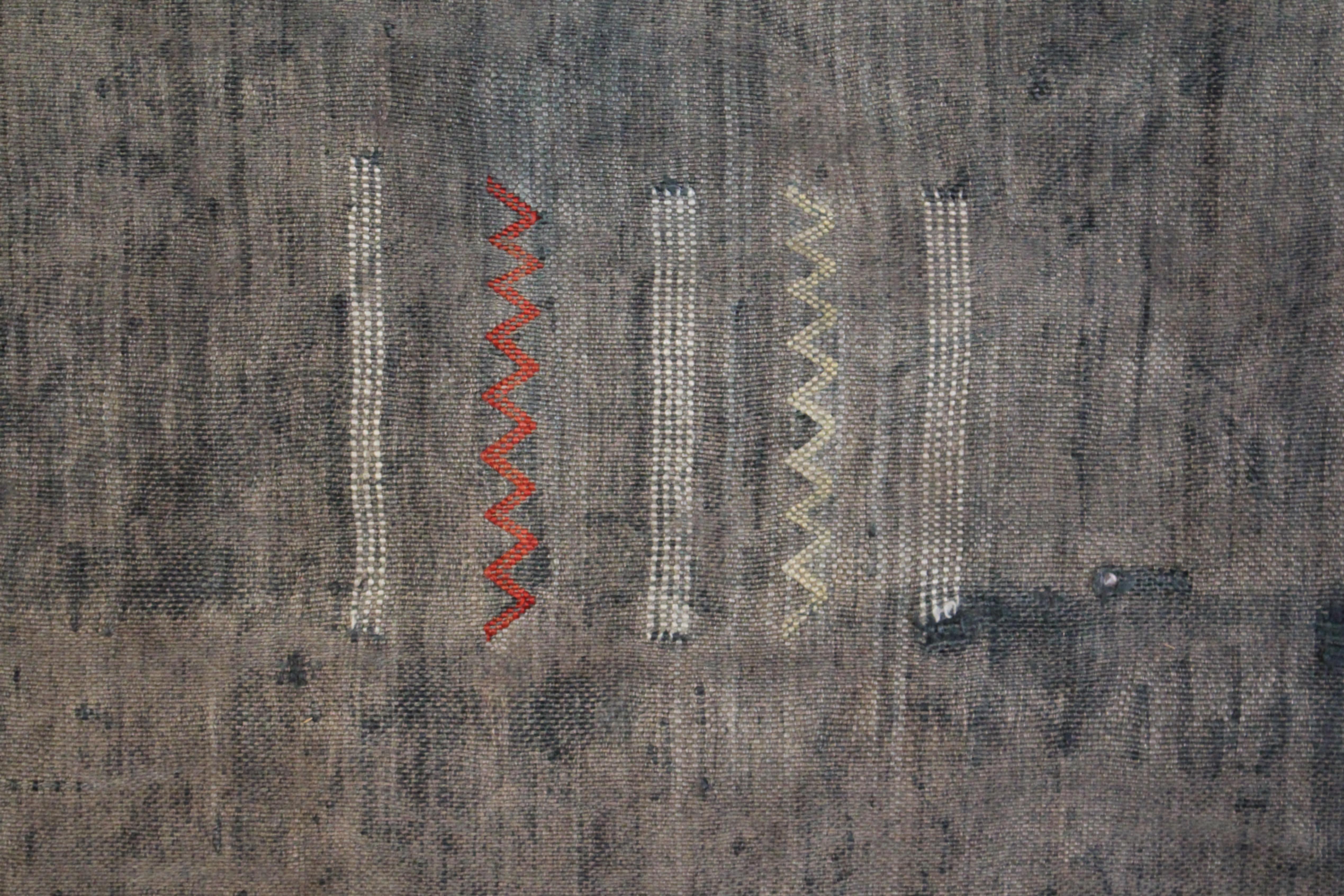 Late 20th Century Moroccan Cactus Silk Flat-Weave Kilim Sabra Black Large Rug 8