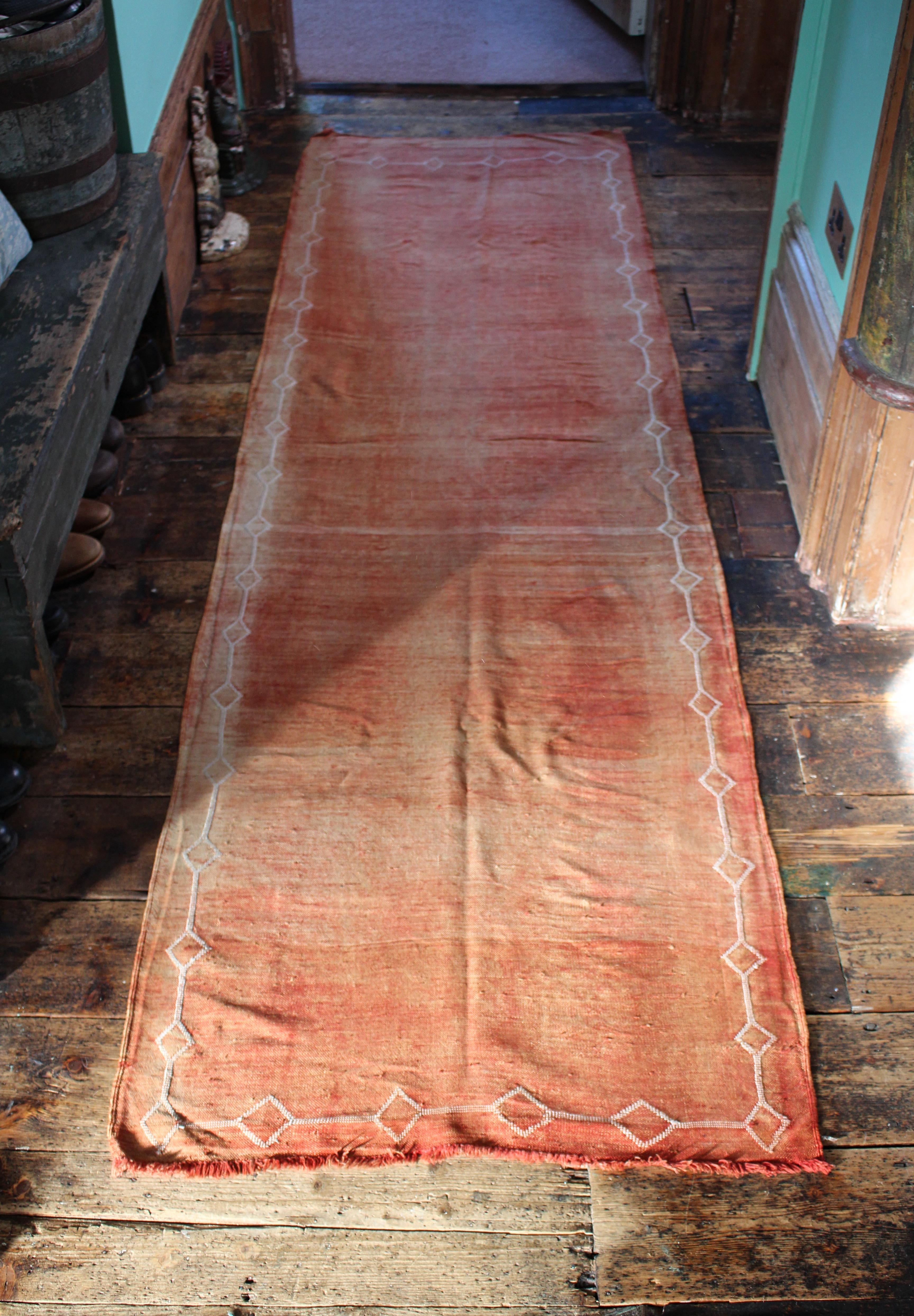 Tappeto Runner arancione Kilim a trama piatta in seta di cactus della fine del XX secolo in vendita 5