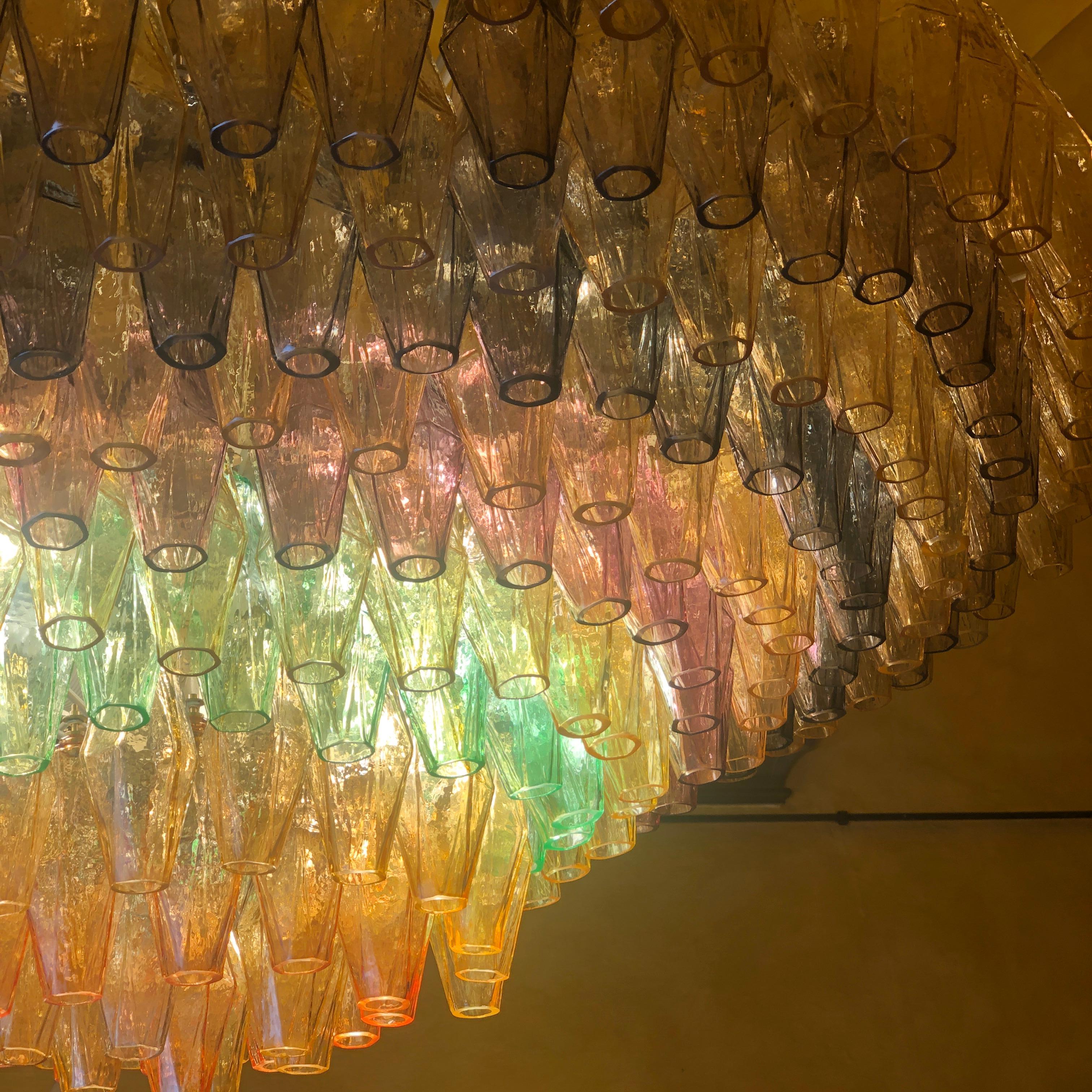 Late 20th Century Multicolor Polyhedron Murano Glass Round Chandelier by Venini In Good Condition In Firenze, Tuscany