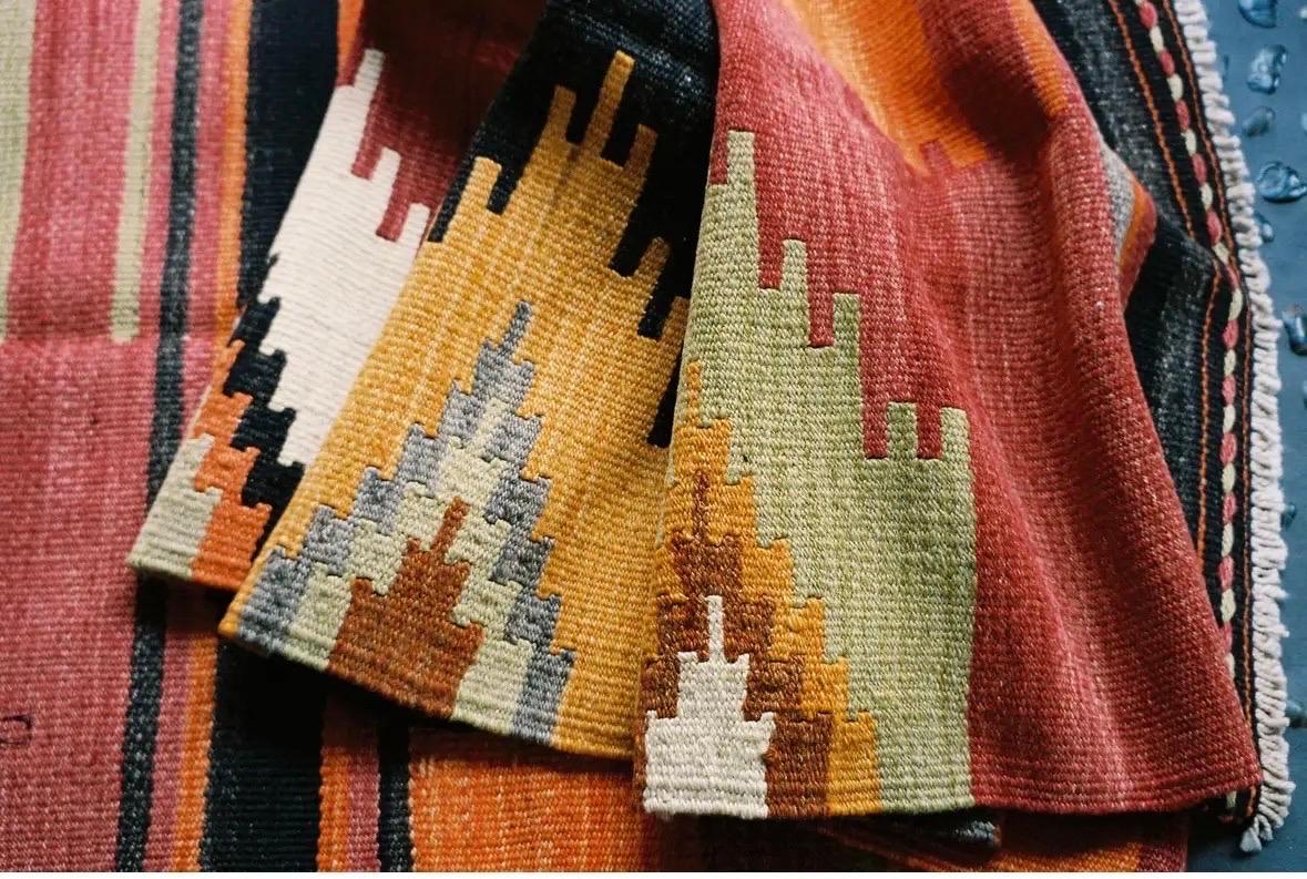 Vintage multicolored Turkish runner. In excellent condition with vibrant colors and beautiful details. Item is unused.

Shipping from Orange, California.