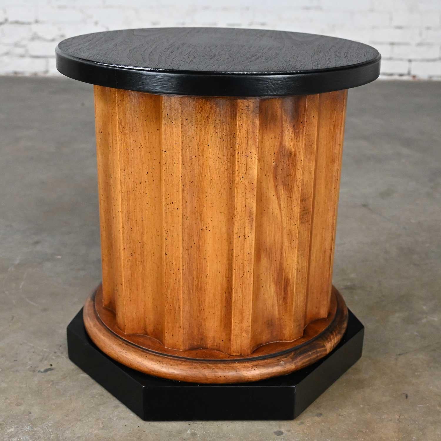 Late 20th Century Neoclassic Revival Walnut Toned Wood & Black Column End Table For Sale 6