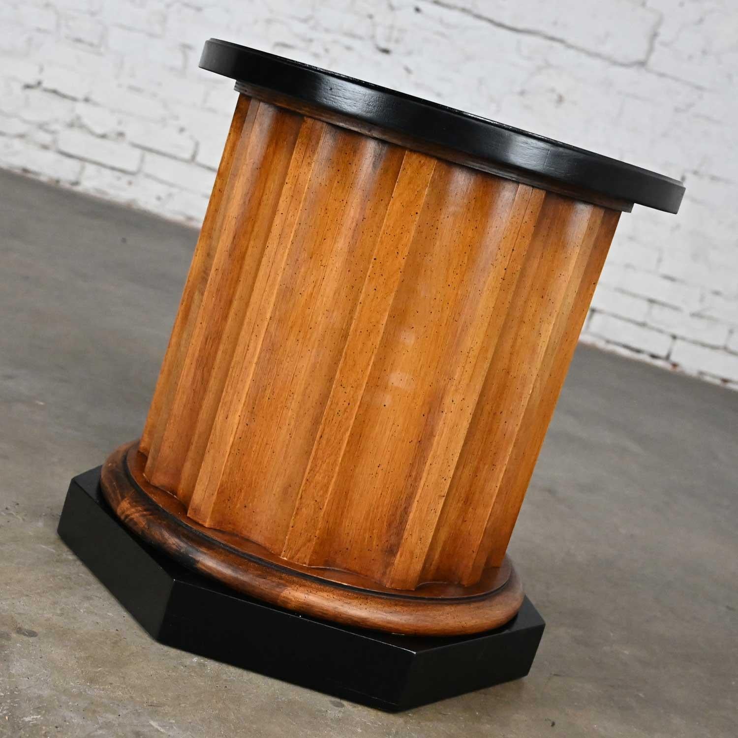 Late 20th Century Neoclassic Revival Walnut Toned Wood & Black Column End Table For Sale 12
