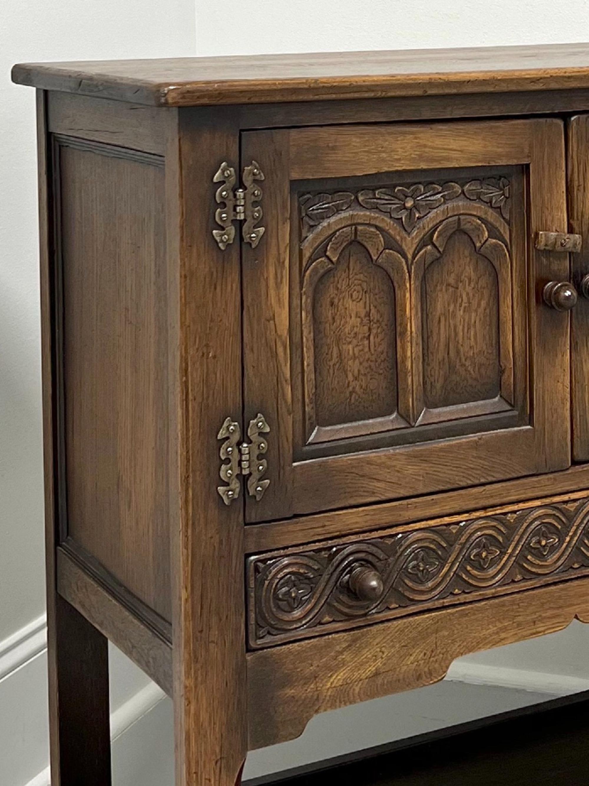 Late 20th Century Oak Jacobean Style Console Cabinet 1
