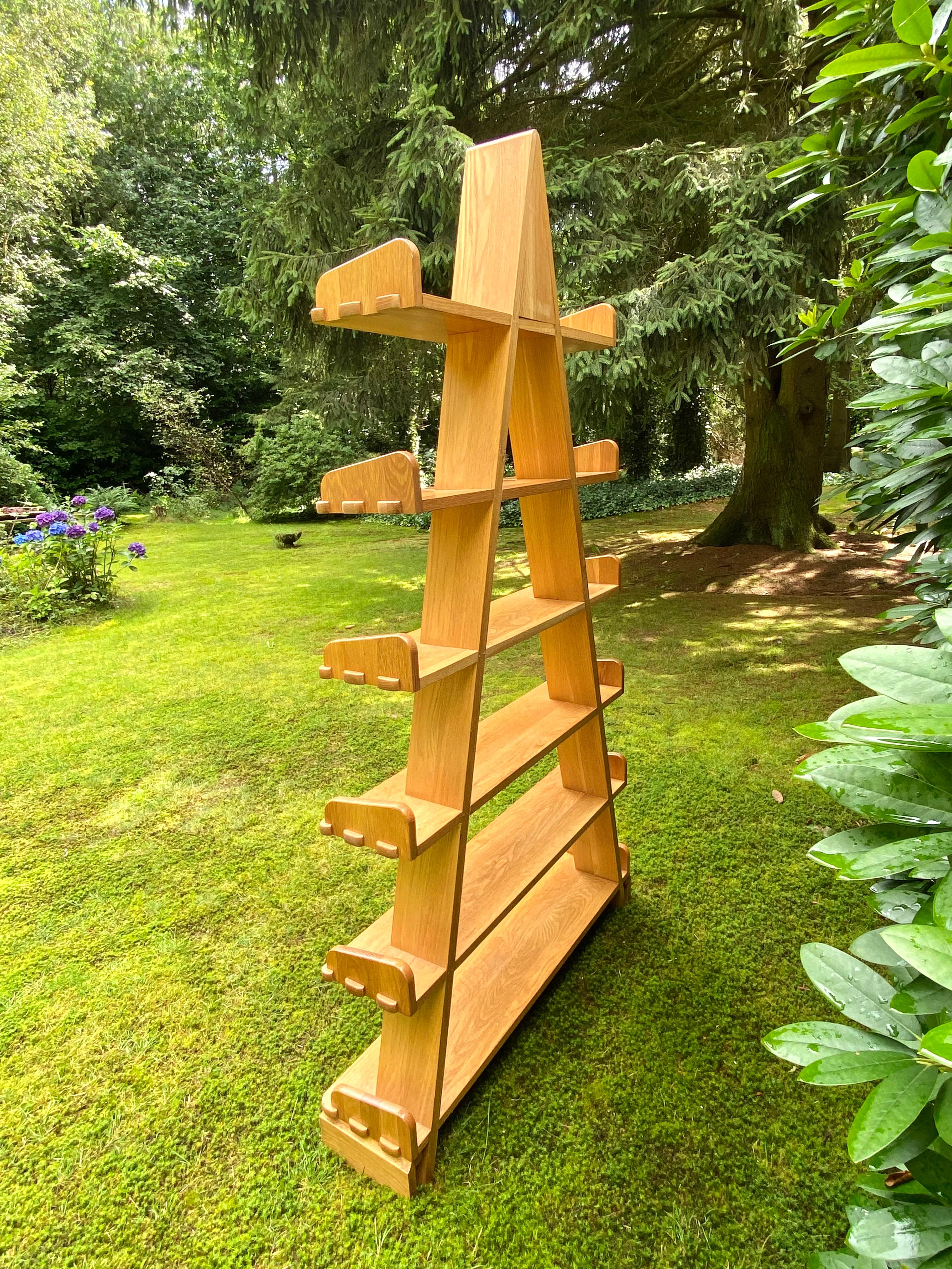 Late 20th Century Oak Piramid Bookcase, Memphis Style For Sale 1