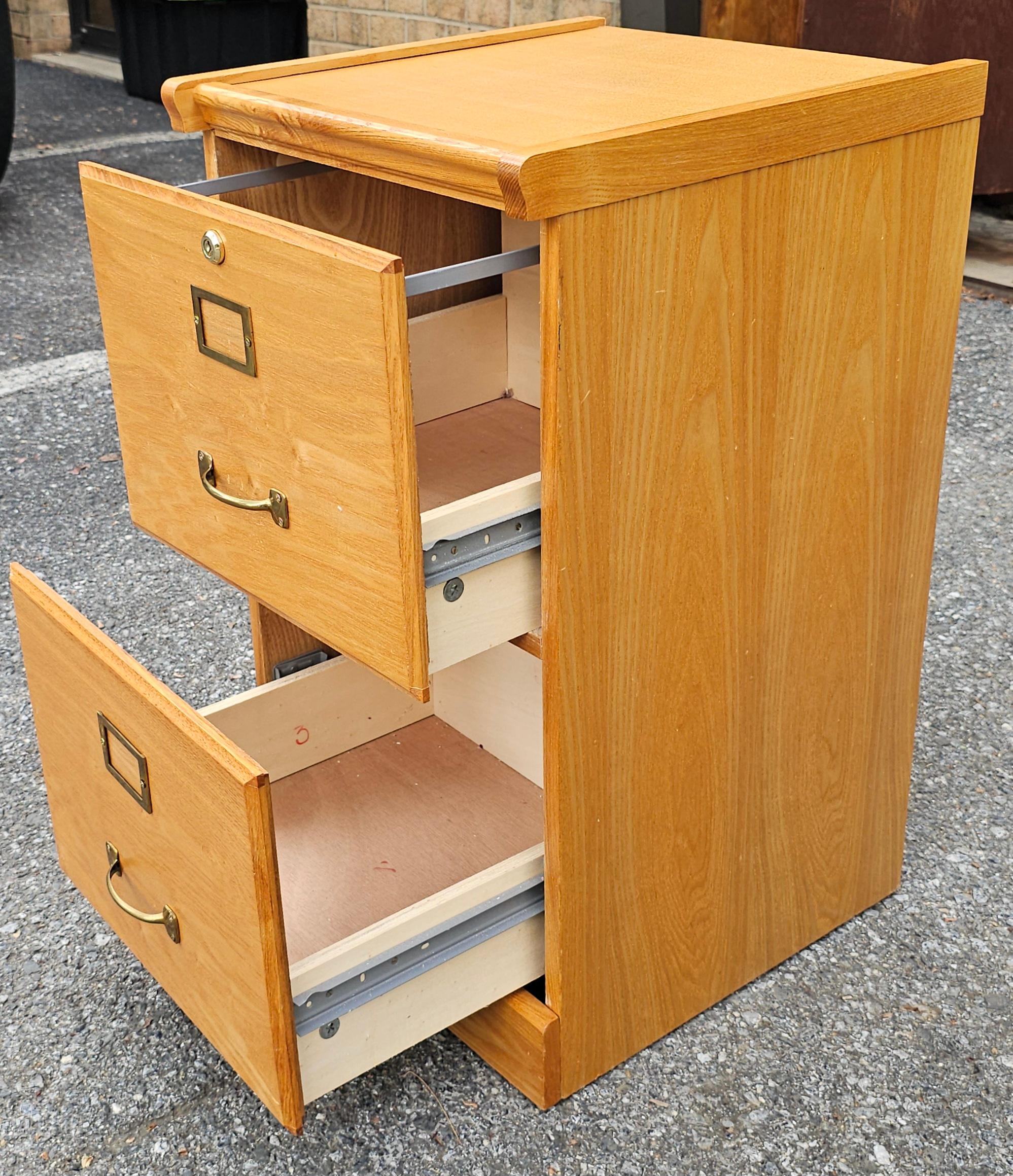 Late 20th Century Oak Two-Drawer Letter Size Filing Cabinet with lock For Sale 1