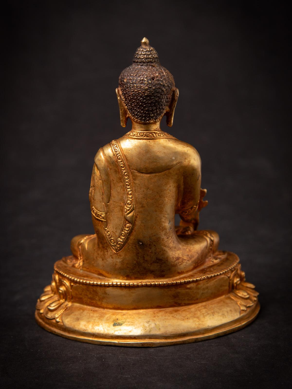Fin du 20e siècle Statue de Bouddha de médecine népalais en bronze ancien du Népal en vente 3