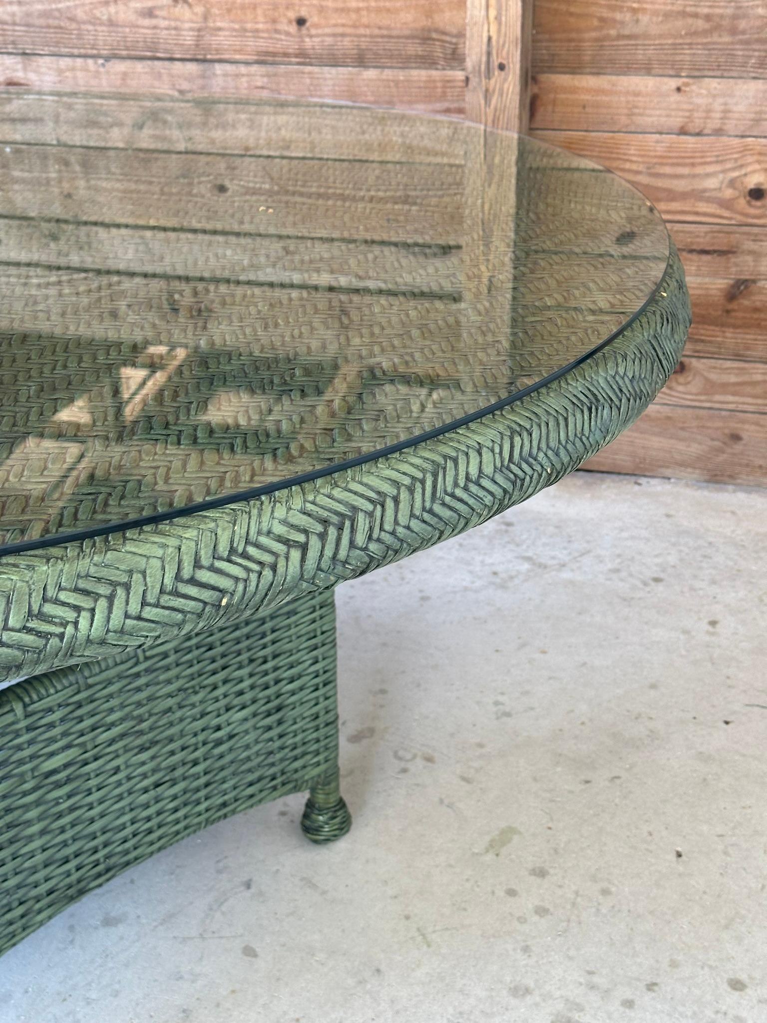 Late 20th Century Organic Modern Coastal Rattan Weave Round Dining Table Mcguire In Good Condition In North Fort Myers, FL