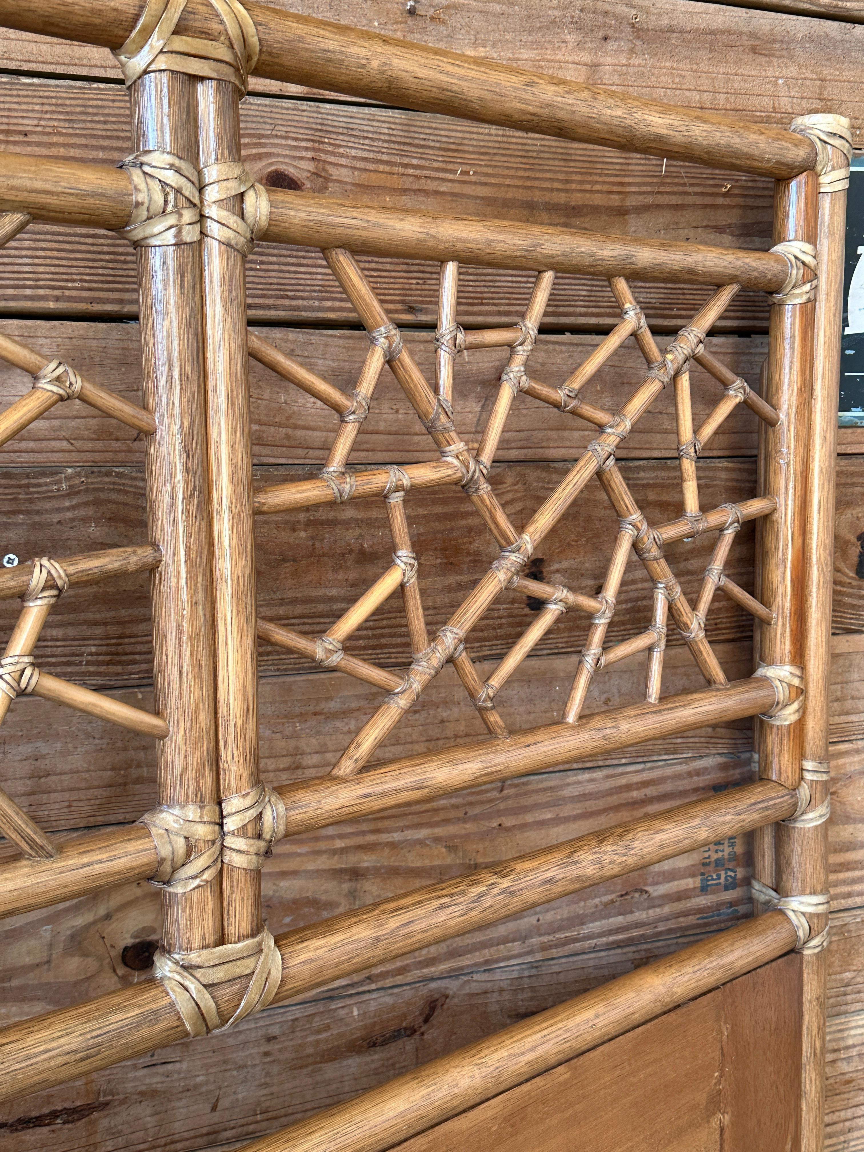 Organisches modernes Rattan-Kopfteil „Cracked Ice“ von McGuire aus dem späten 20. Jahrhundert im Angebot 10