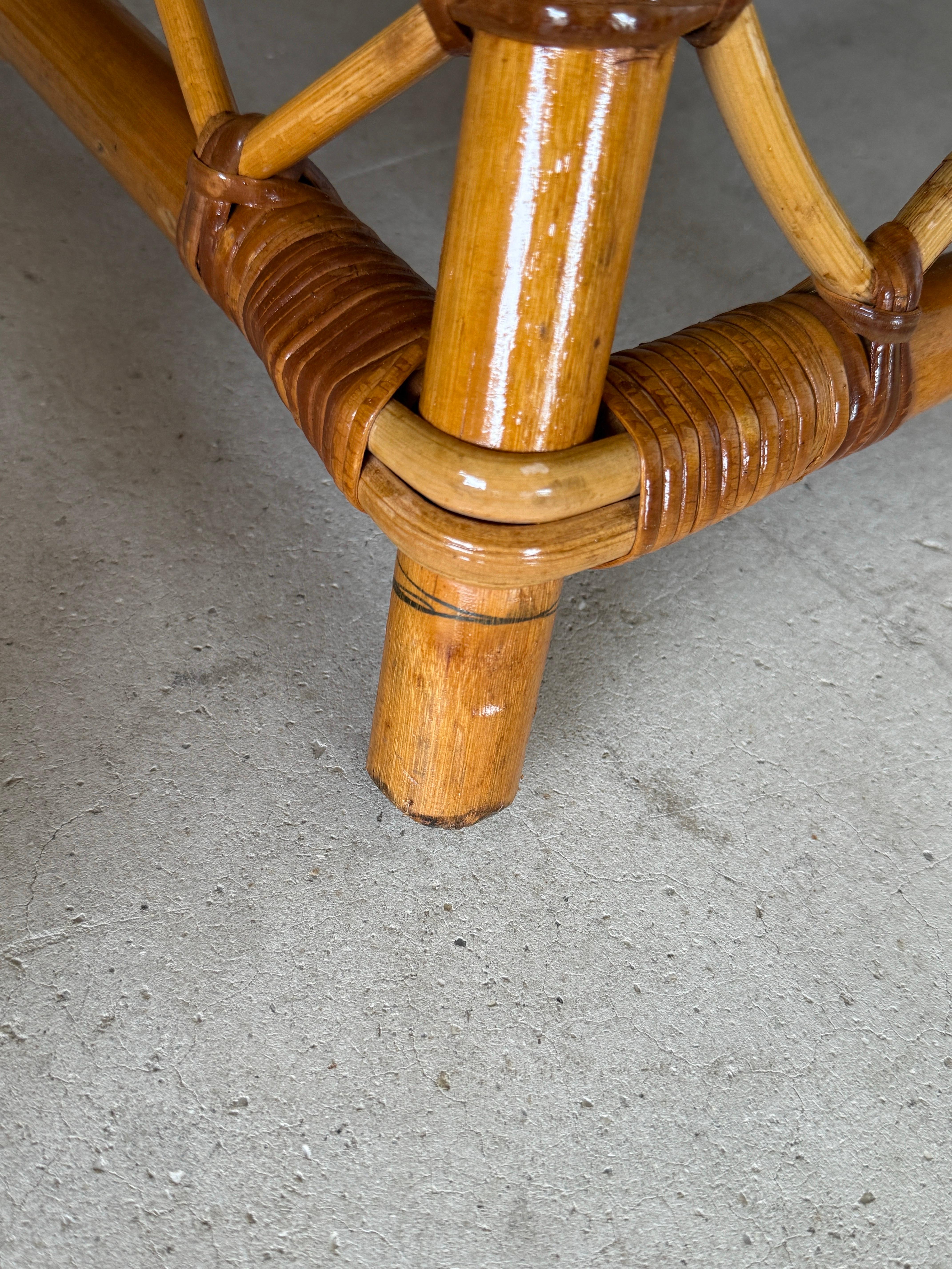 Sedie da salotto in rattan Twist restaurate di fine XX secolo, con un design personalizzato. in vendita 5