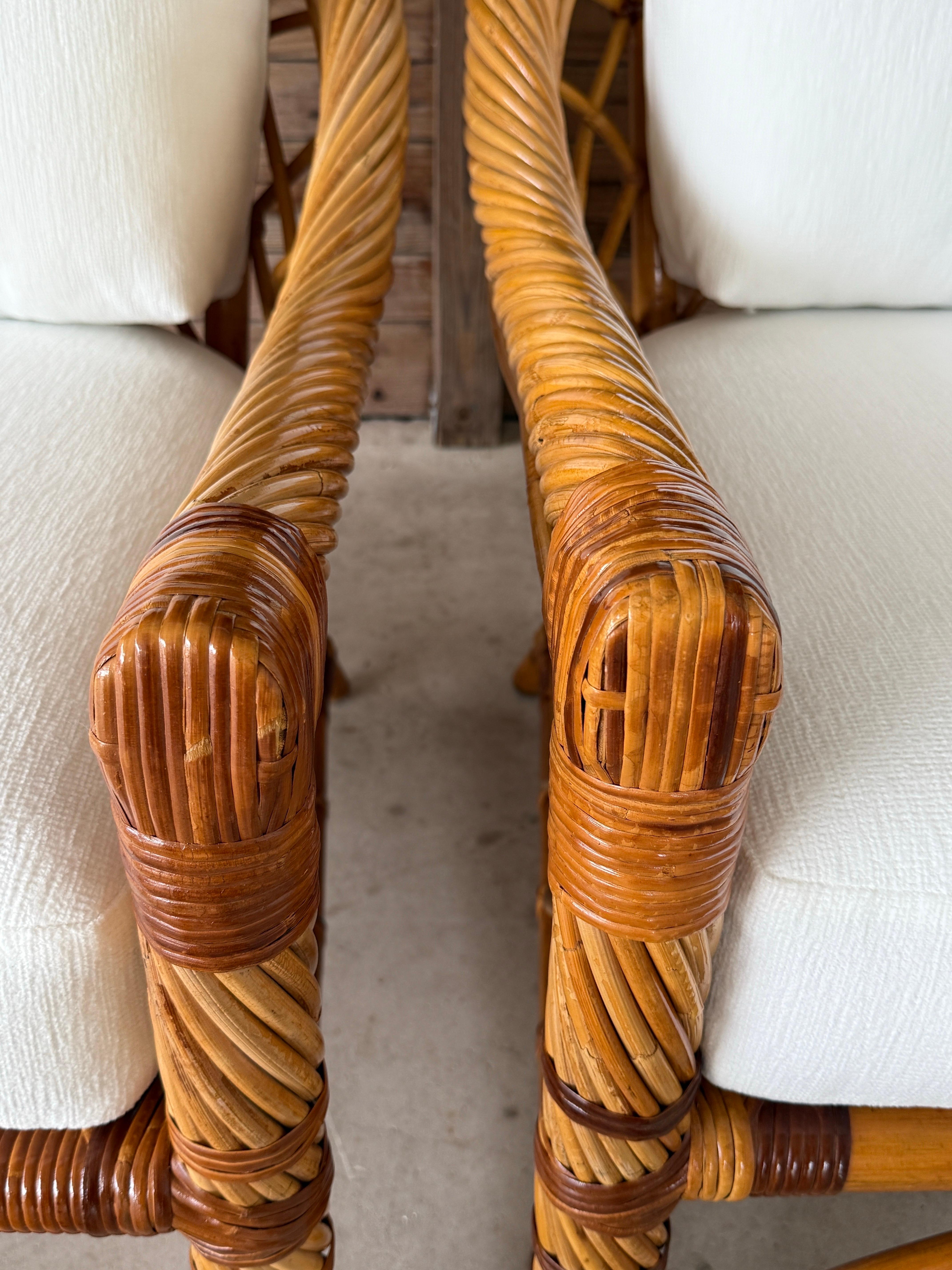 Sedie da salotto in rattan Twist restaurate di fine XX secolo, con un design personalizzato. in vendita 3