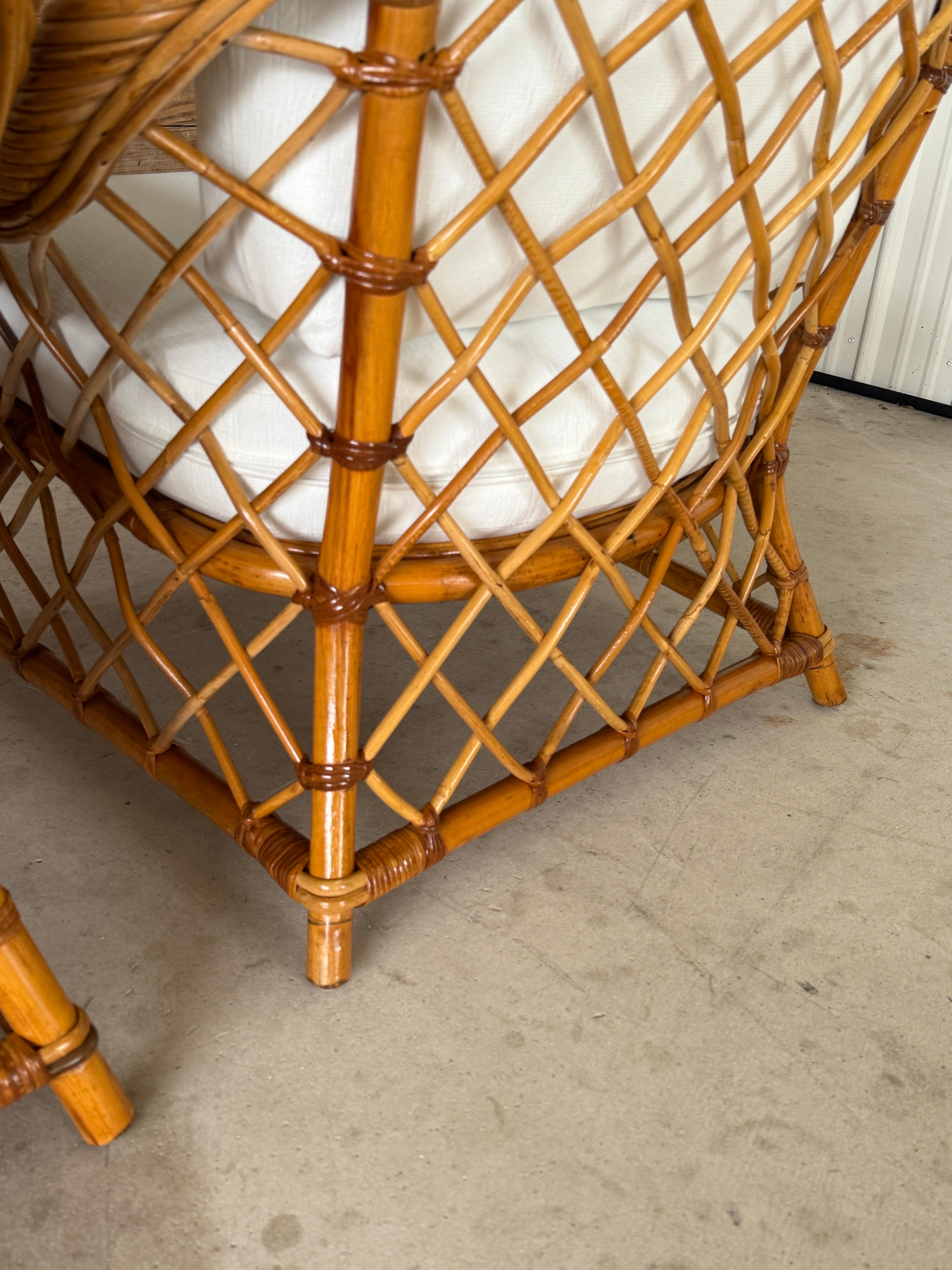 Sedie da salotto in rattan Twist restaurate di fine XX secolo, con un design personalizzato. in vendita 4