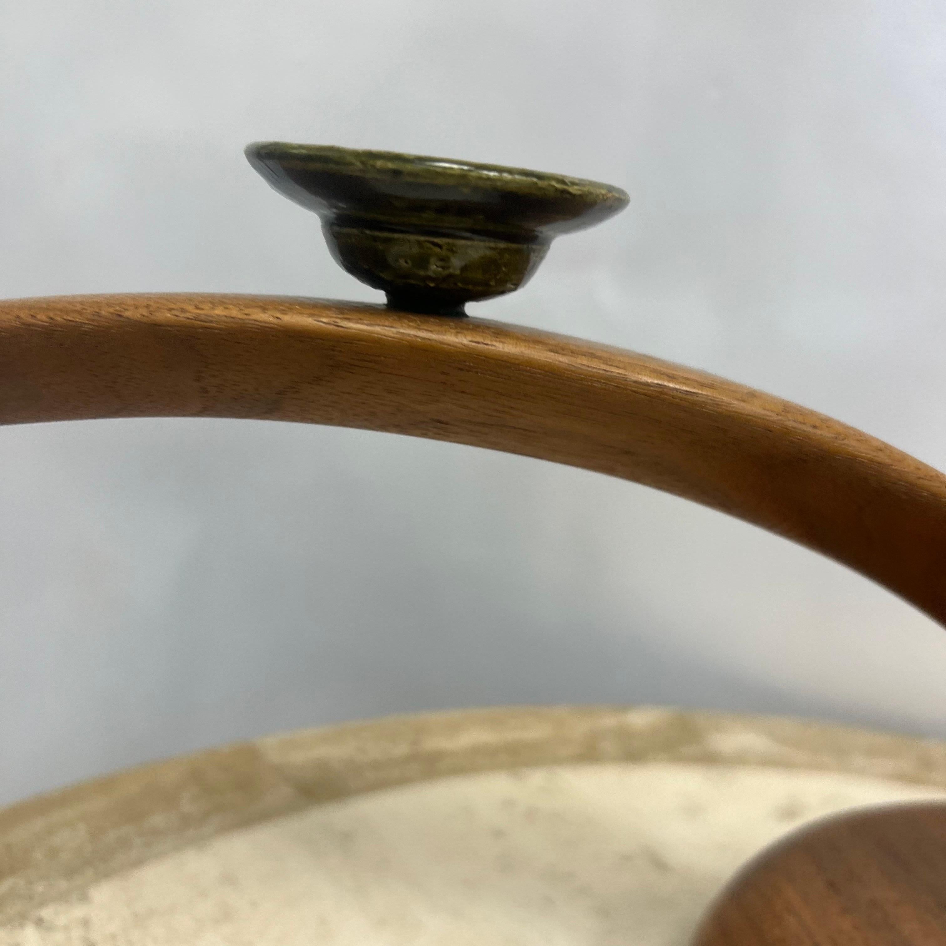 Candelabro original de Larry Brown de nogal y cerámica de finales del siglo XX, firmado en Bueno estado para la venta en Charleston, SC
