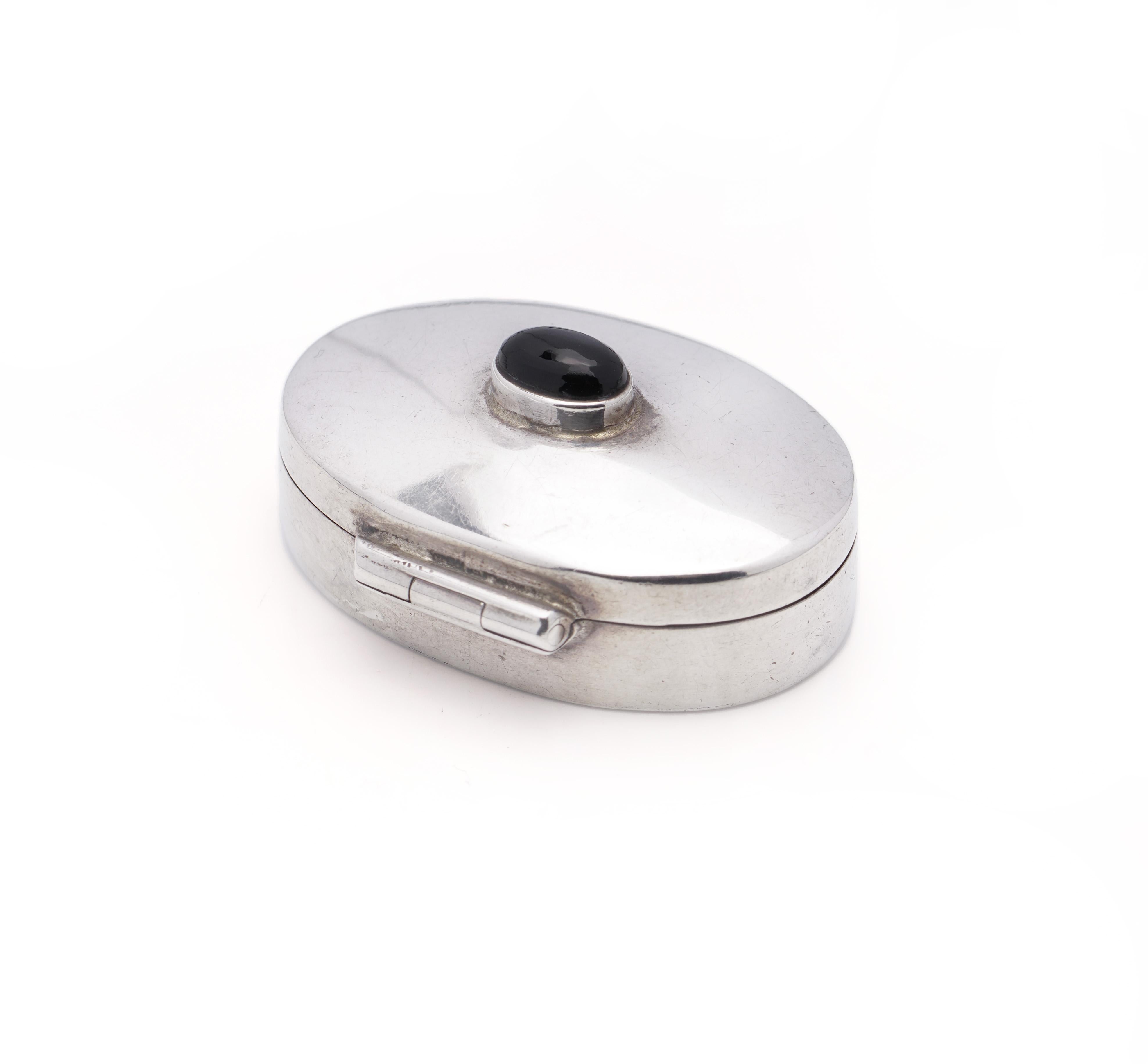 Late 20th Century Late 20th-Century Oval-Shaped 925 silver Pillbox by Ari D Norman  For Sale
