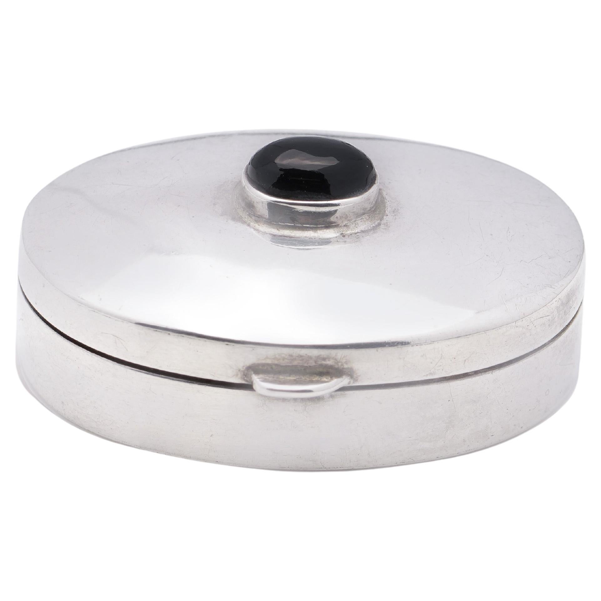 Late 20th-Century Oval-Shaped 925 silver Pillbox by Ari D Norman 