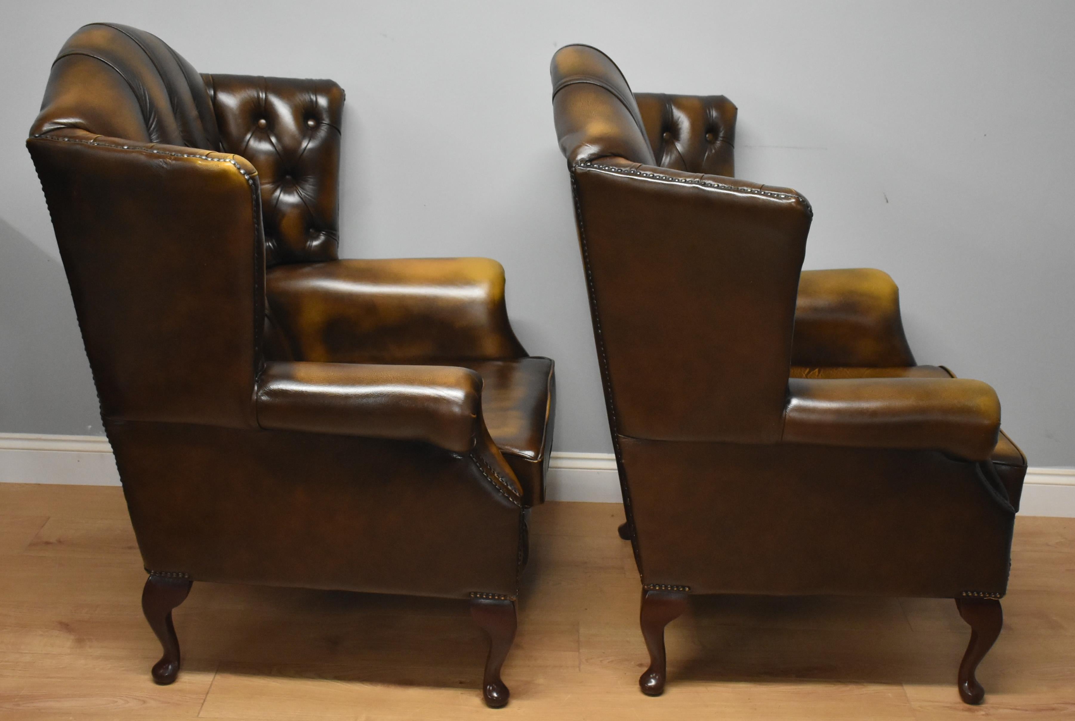 Late 20th Century Pair Leather of Button Back Wing  Armchairs In Good Condition In Chelmsford, Essex