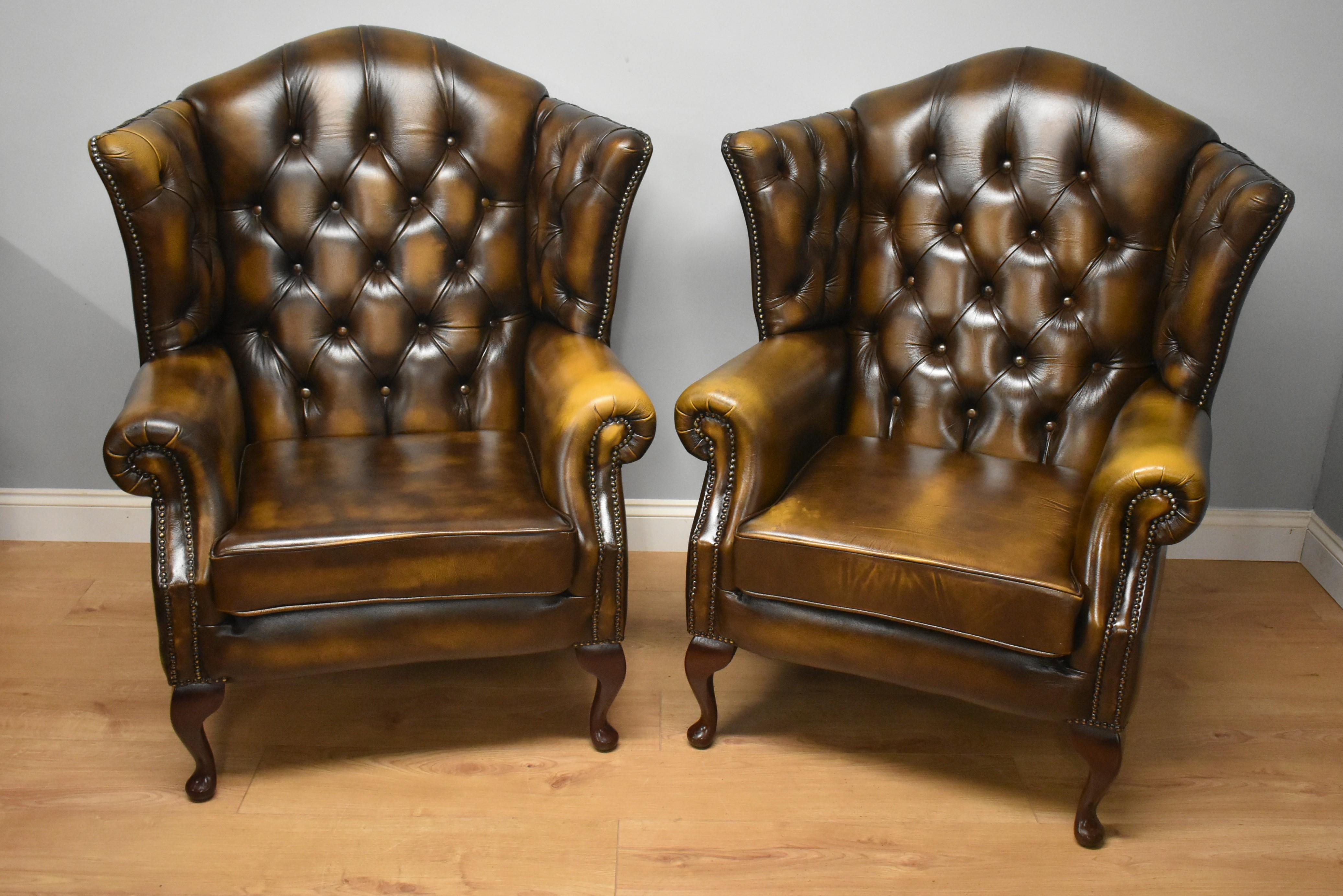 Late 20th Century Pair Leather of Button Back Wing  Armchairs 3