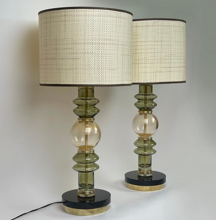 Modern Late 20th Century Pair of Brass & Green/Gold Murano Art Glass Table Lamps For Sale