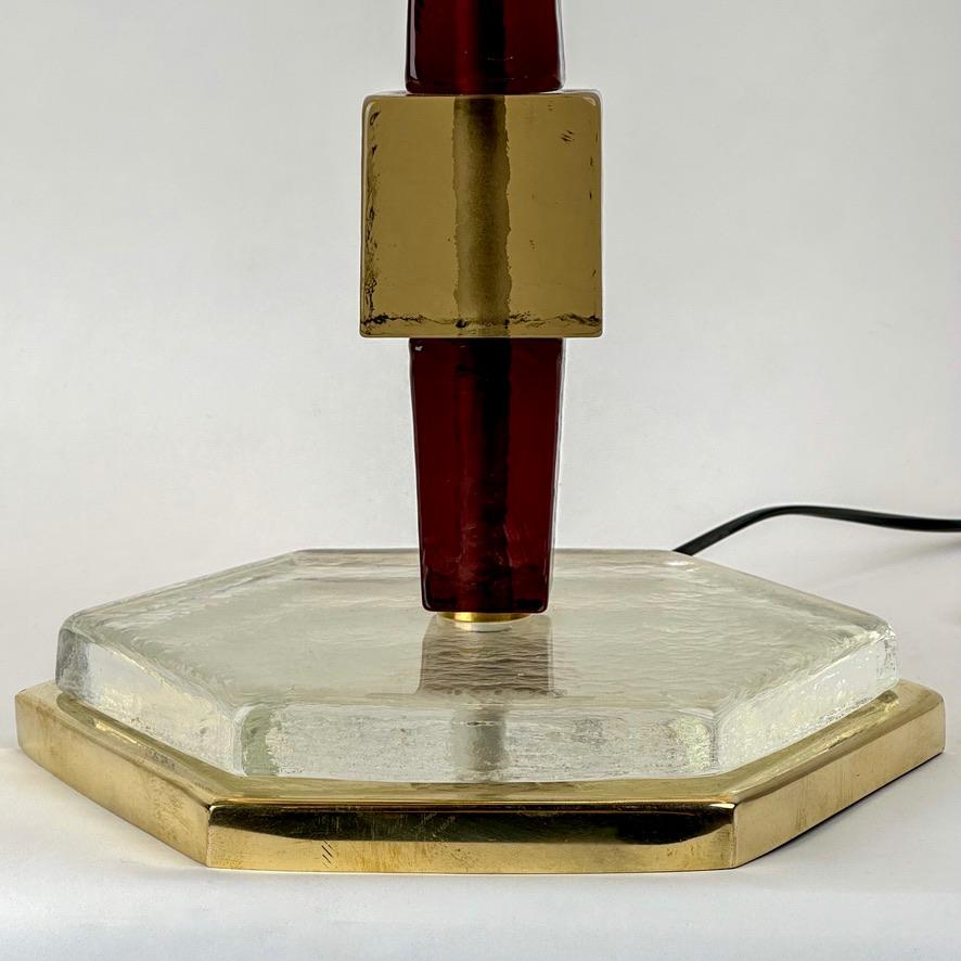 XXIe siècle et contemporain Paire de lampes de table en laiton et verre d'art multicolore de Murano de la fin du 20e siècle en vente