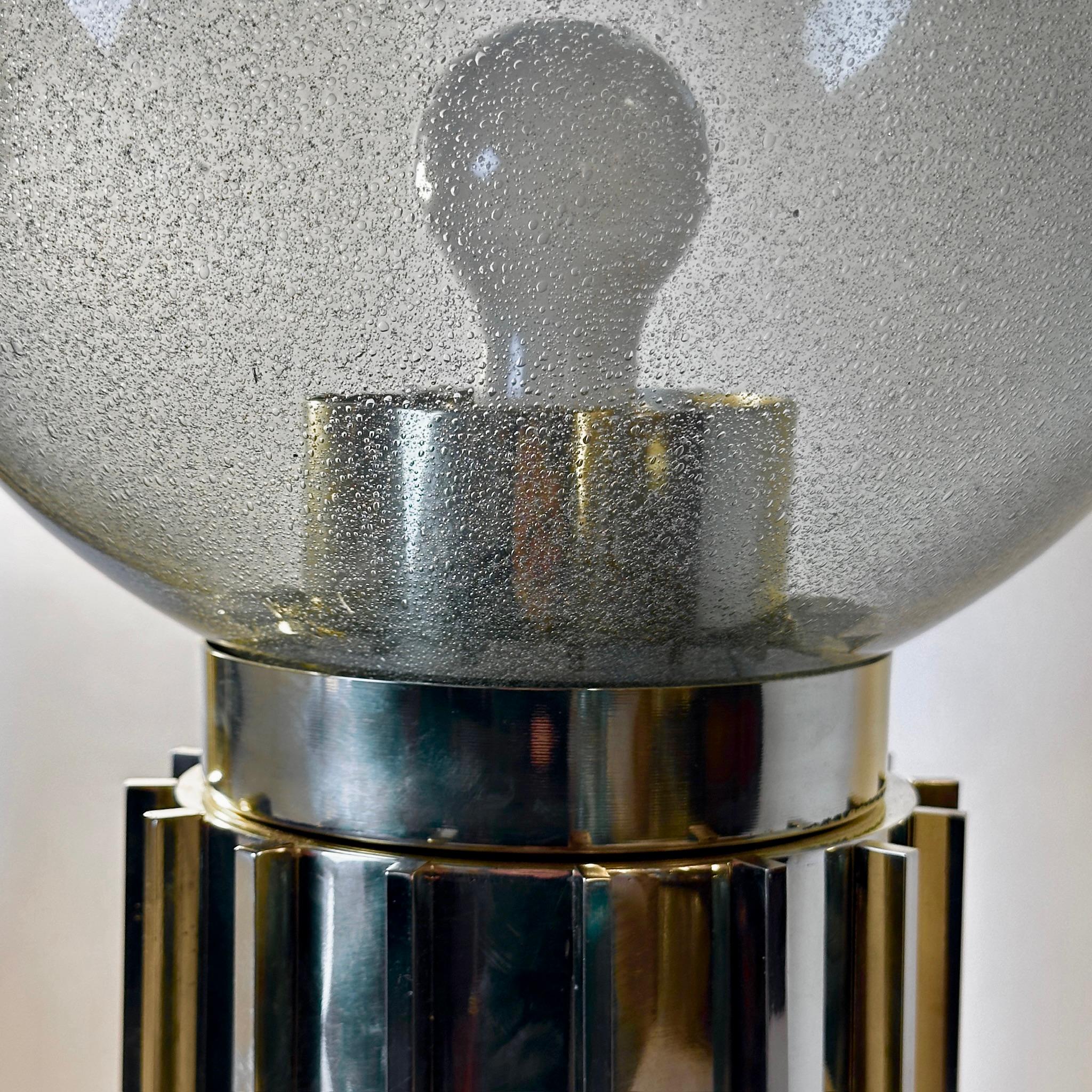 Paar Tischlampen aus Messing und geräuchertem Pulegoso Murano-Kunstglas aus dem späten 20. (Ende des 20. Jahrhunderts) im Angebot