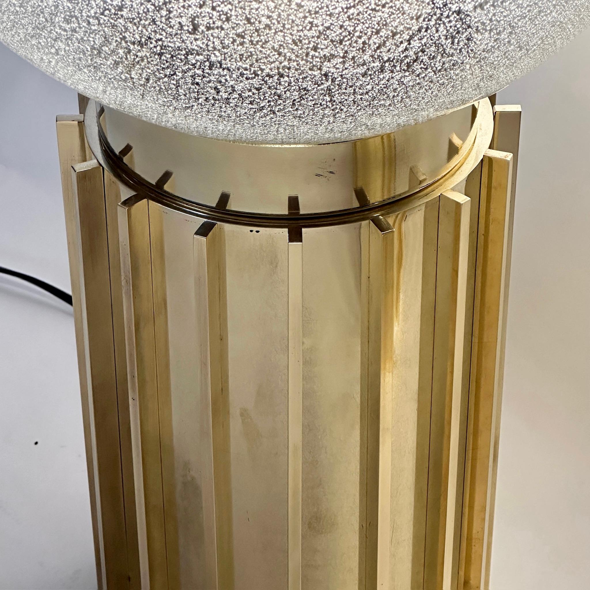 Paar Tischlampen aus Messing und geräuchertem Pulegoso Murano-Kunstglas aus dem späten 20. im Angebot 2