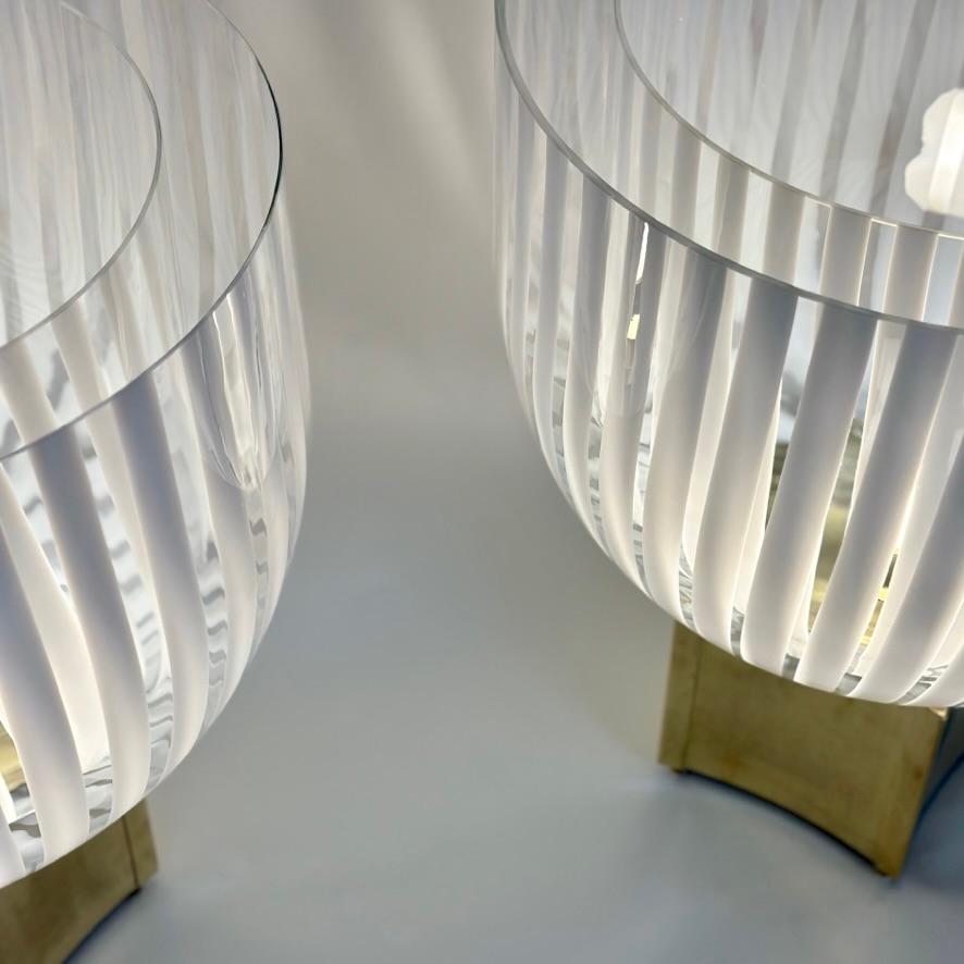 Late 20th Century Pair of Brass & Striped White Murano Art Glass Table Lamps In Good Condition For Sale In Firenze, Tuscany