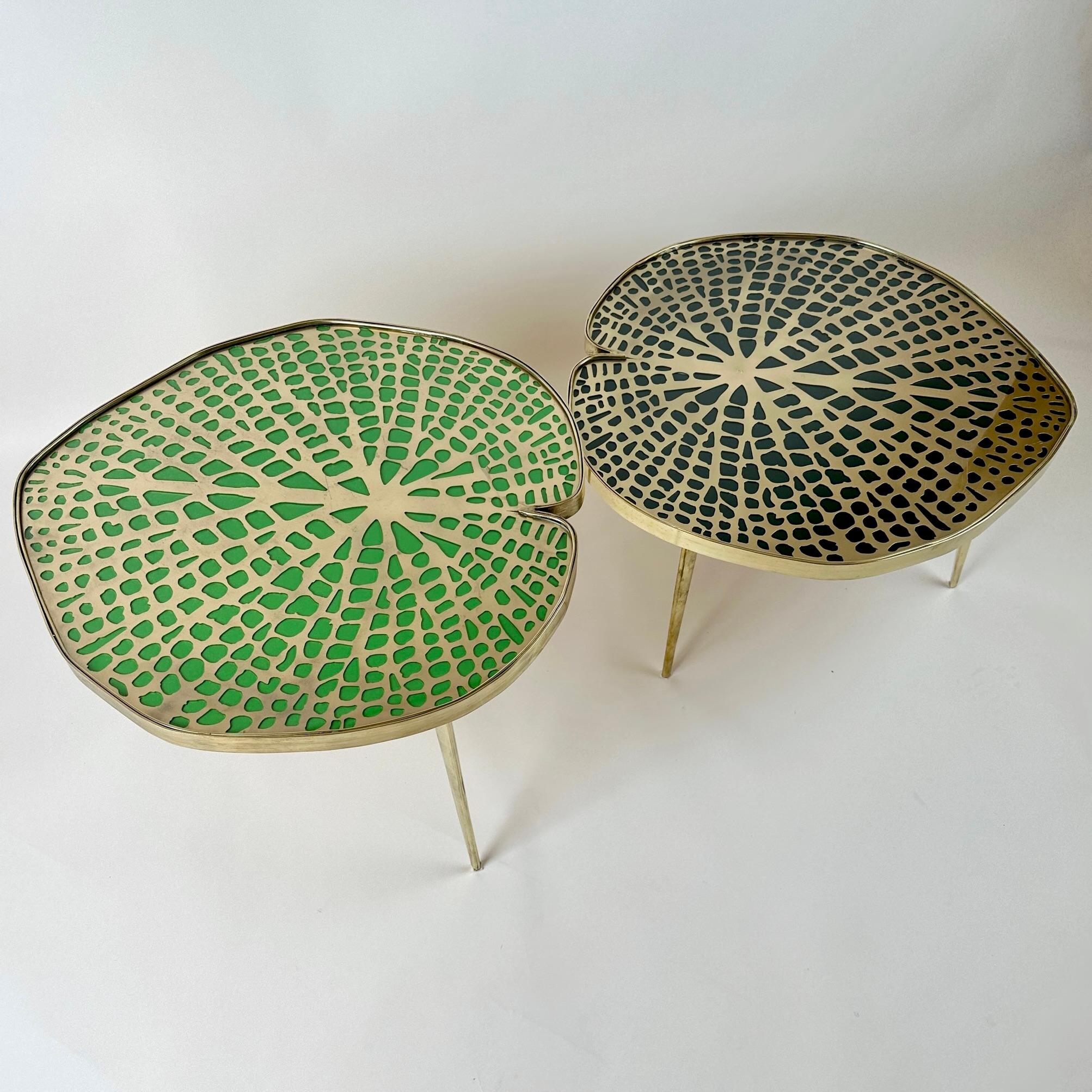 Modern Late 20th Century Pair of Brass & Transparent Glass Water Lilies Side Tables For Sale
