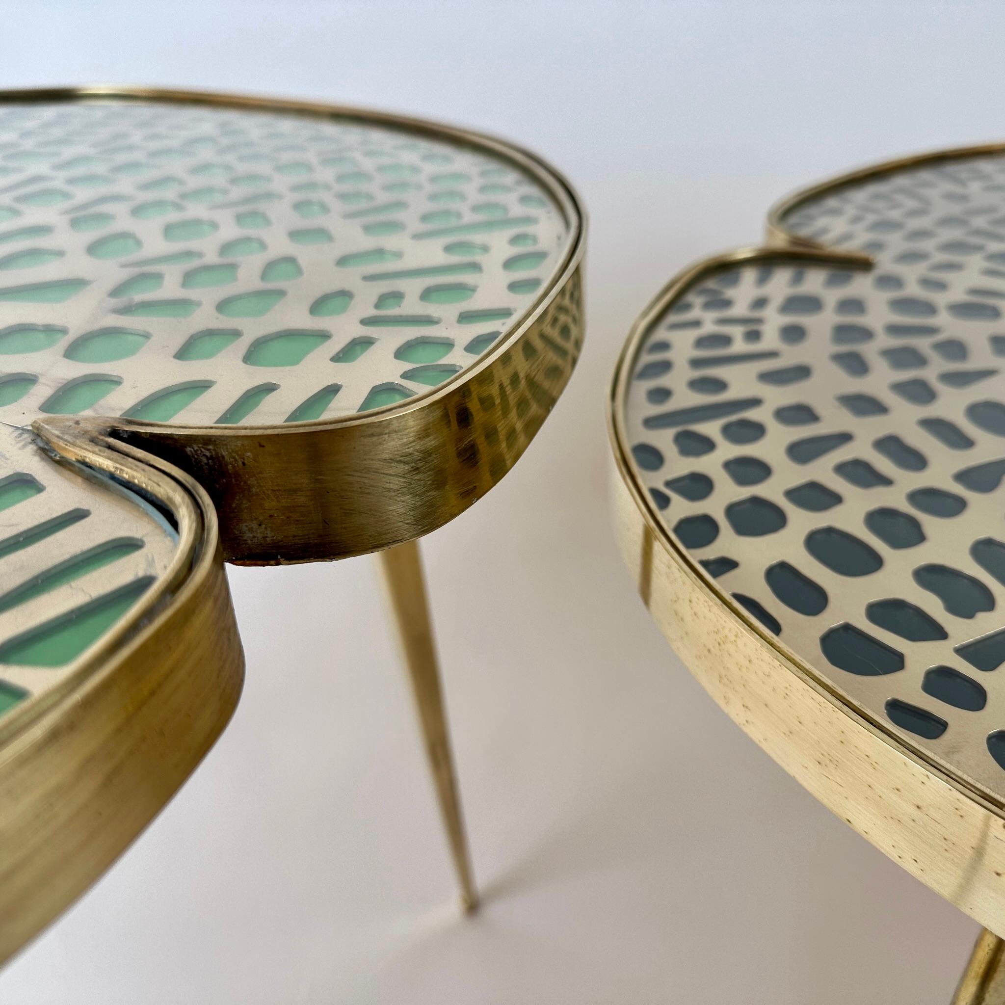 Late 20th Century Pair of Brass & Transparent Glass Water Lilies Side Tables For Sale 1
