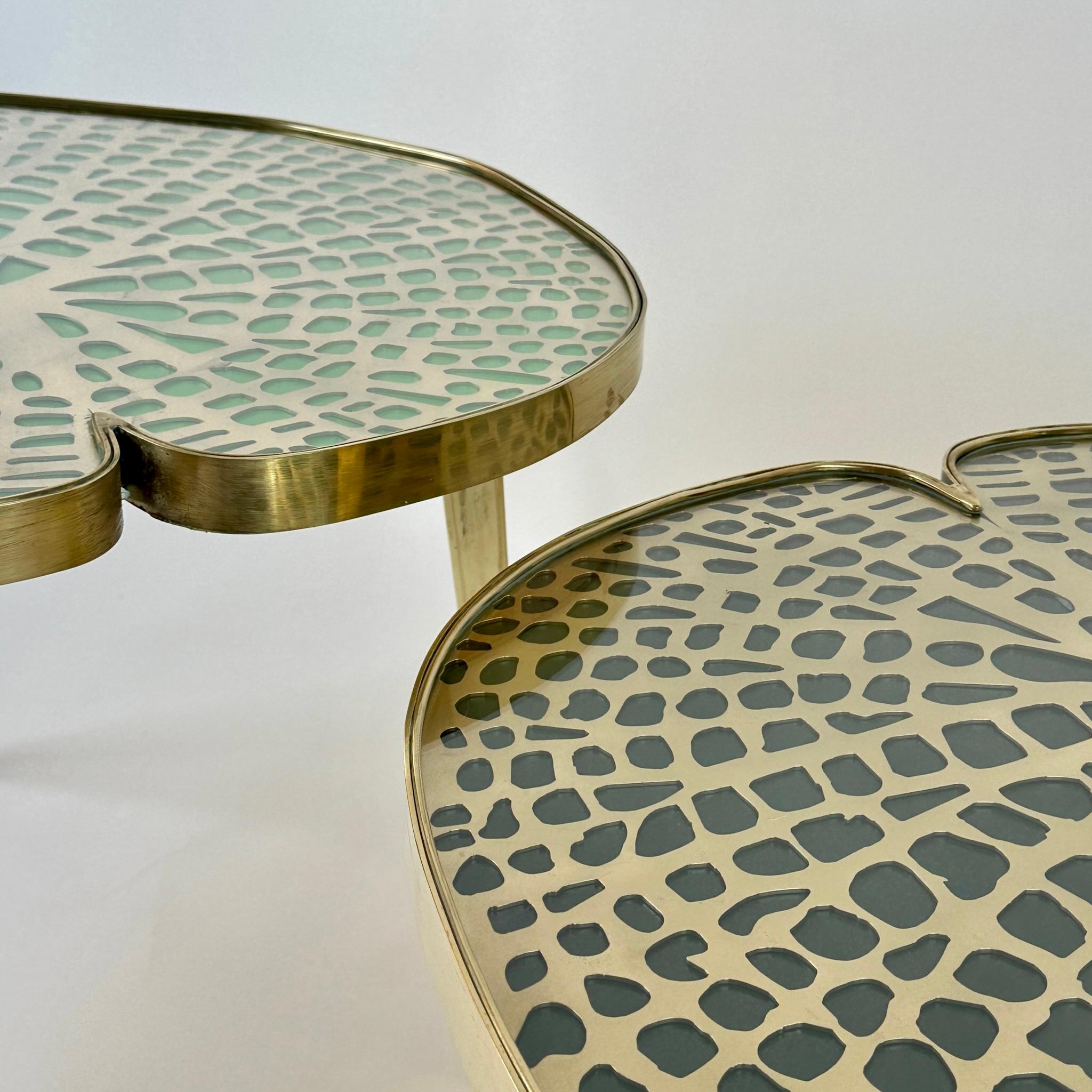 Late 20th Century Pair of Brass & Transparent Glass Water Lilies Side Tables For Sale 2