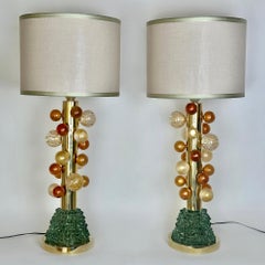 Paire de lampes de bureau de la fin du 20e siècle en laiton avec boules dorées et verre de Murano vert